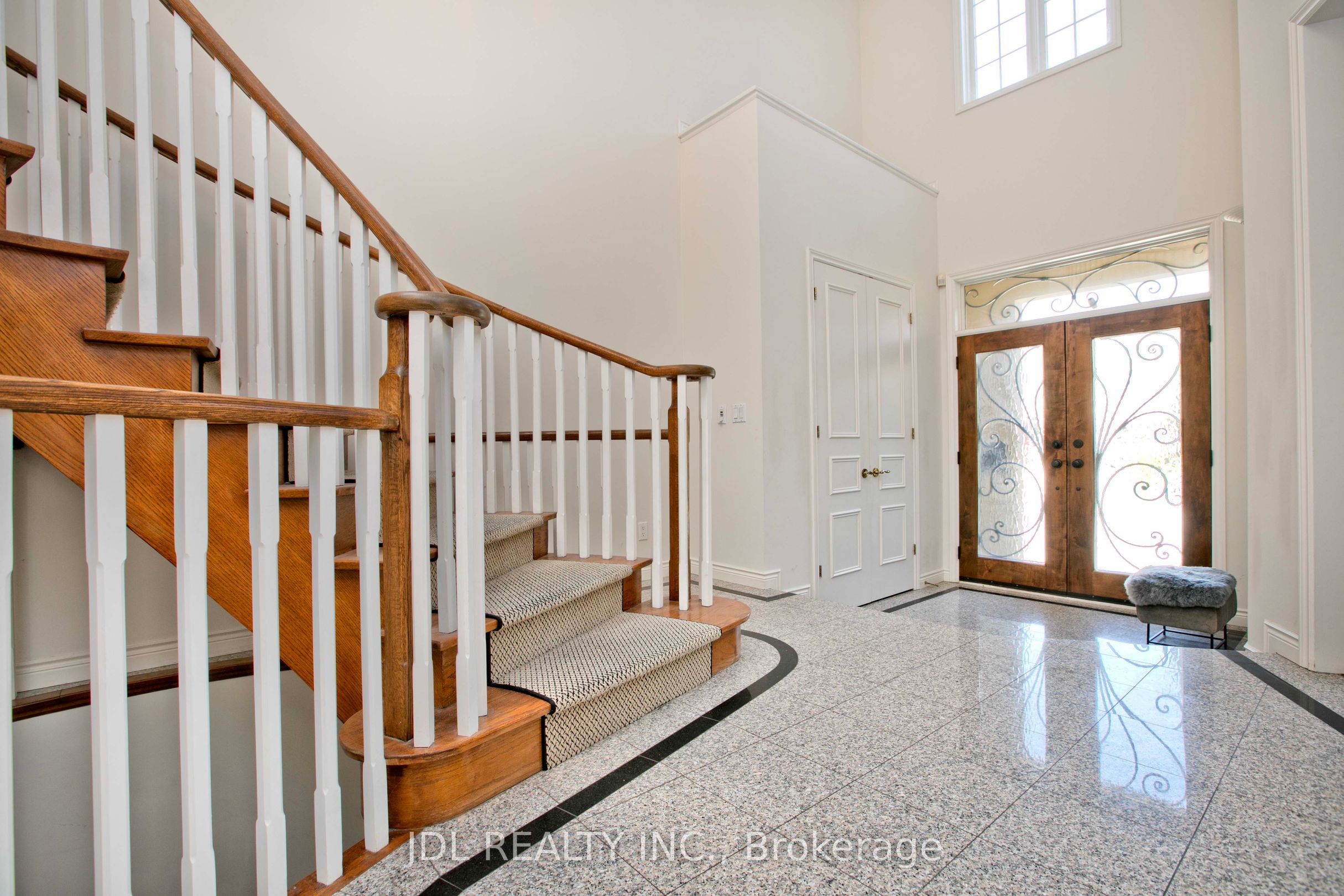 53 Aldershot Crescent, Toronto, ON M2P 1L7 photo 2