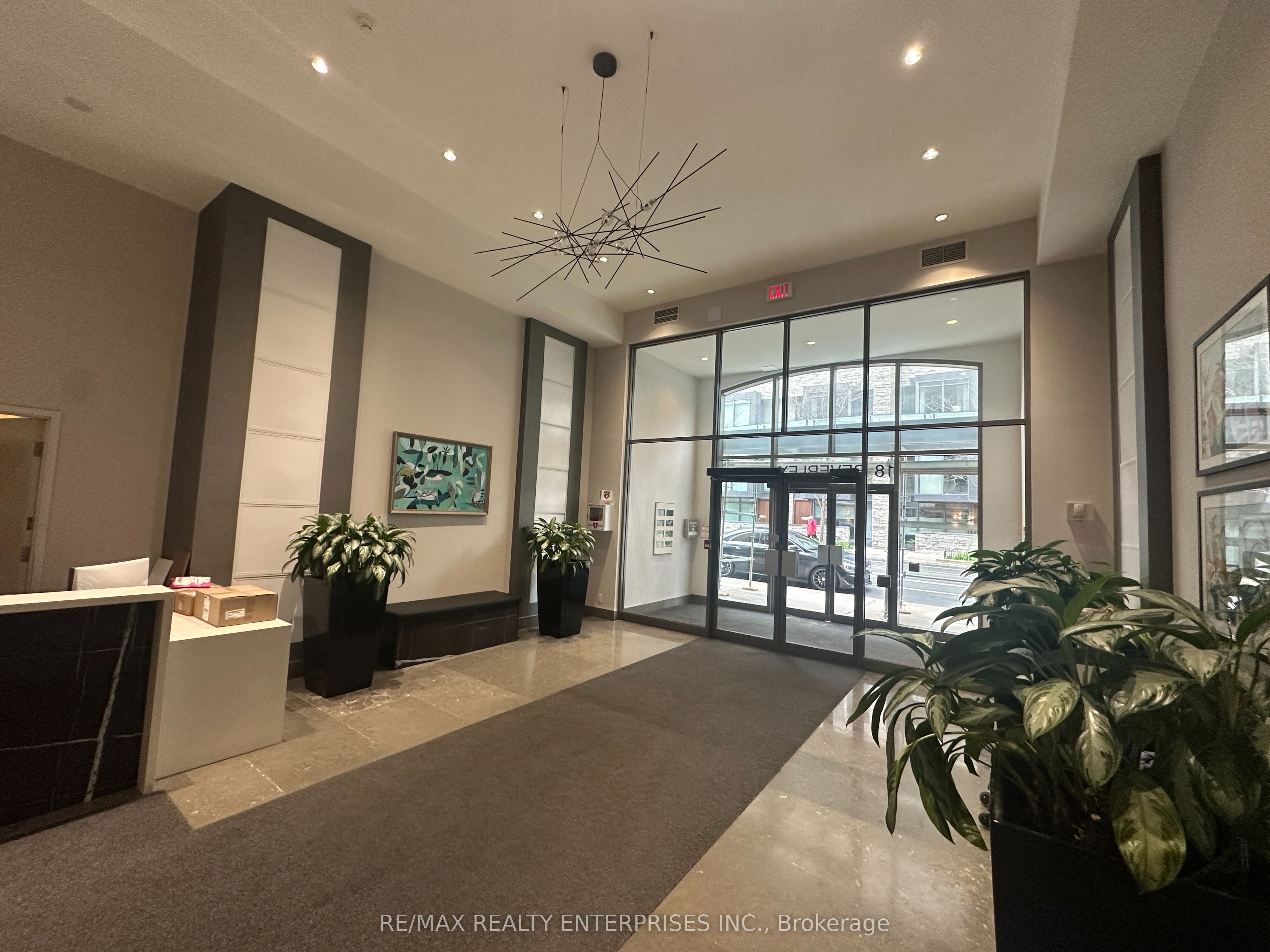 18 Beverley Street 412, Toronto, ON M5T 3L2 photo 3