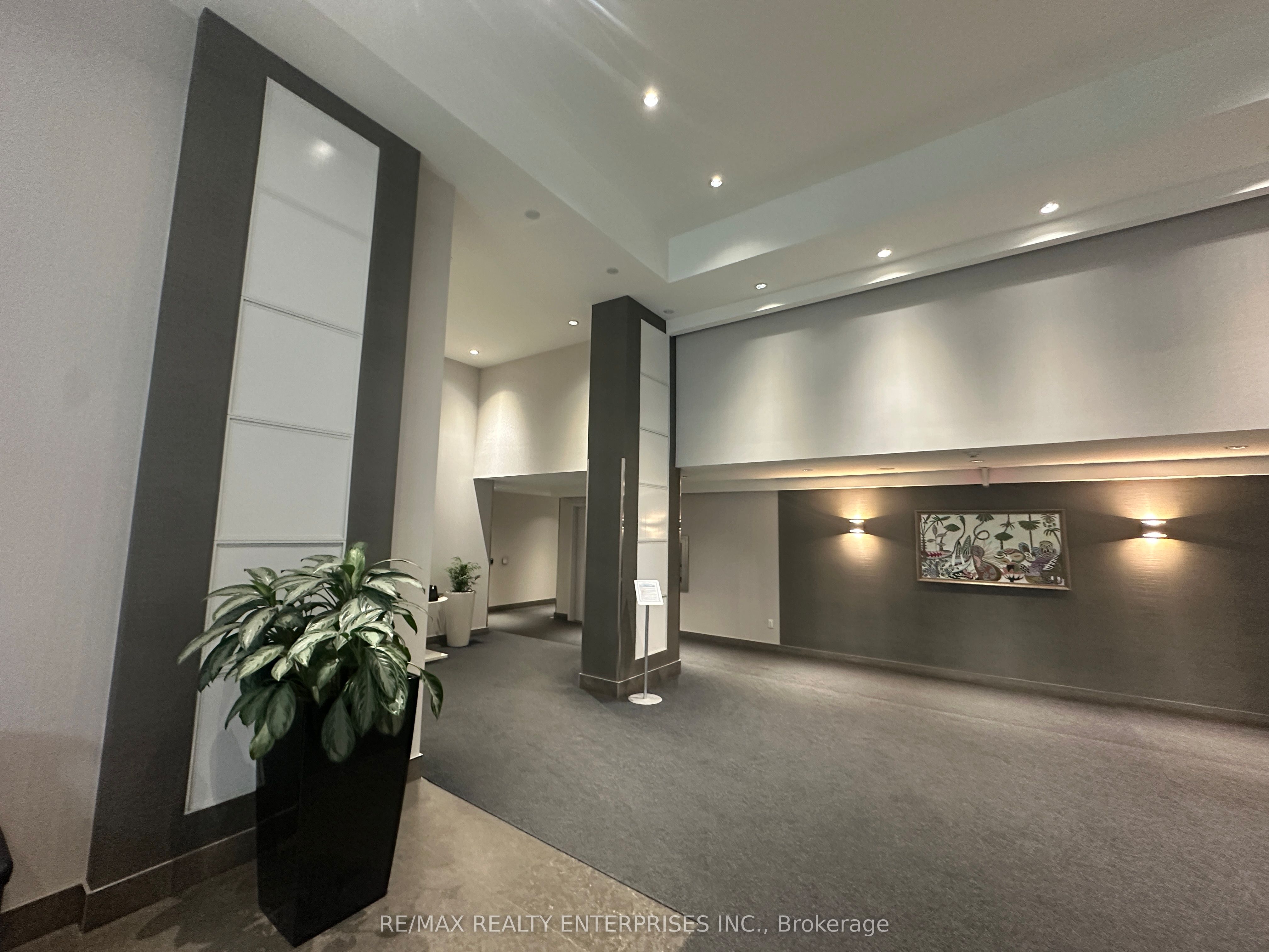 18 Beverley Street 412, Toronto, ON M5T 3L2 photo 5