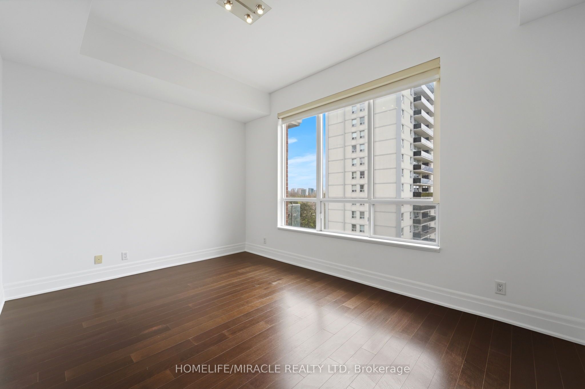 777 Steeles Avenue LPH2, Toronto, ON M2R 3Y4 photo 5