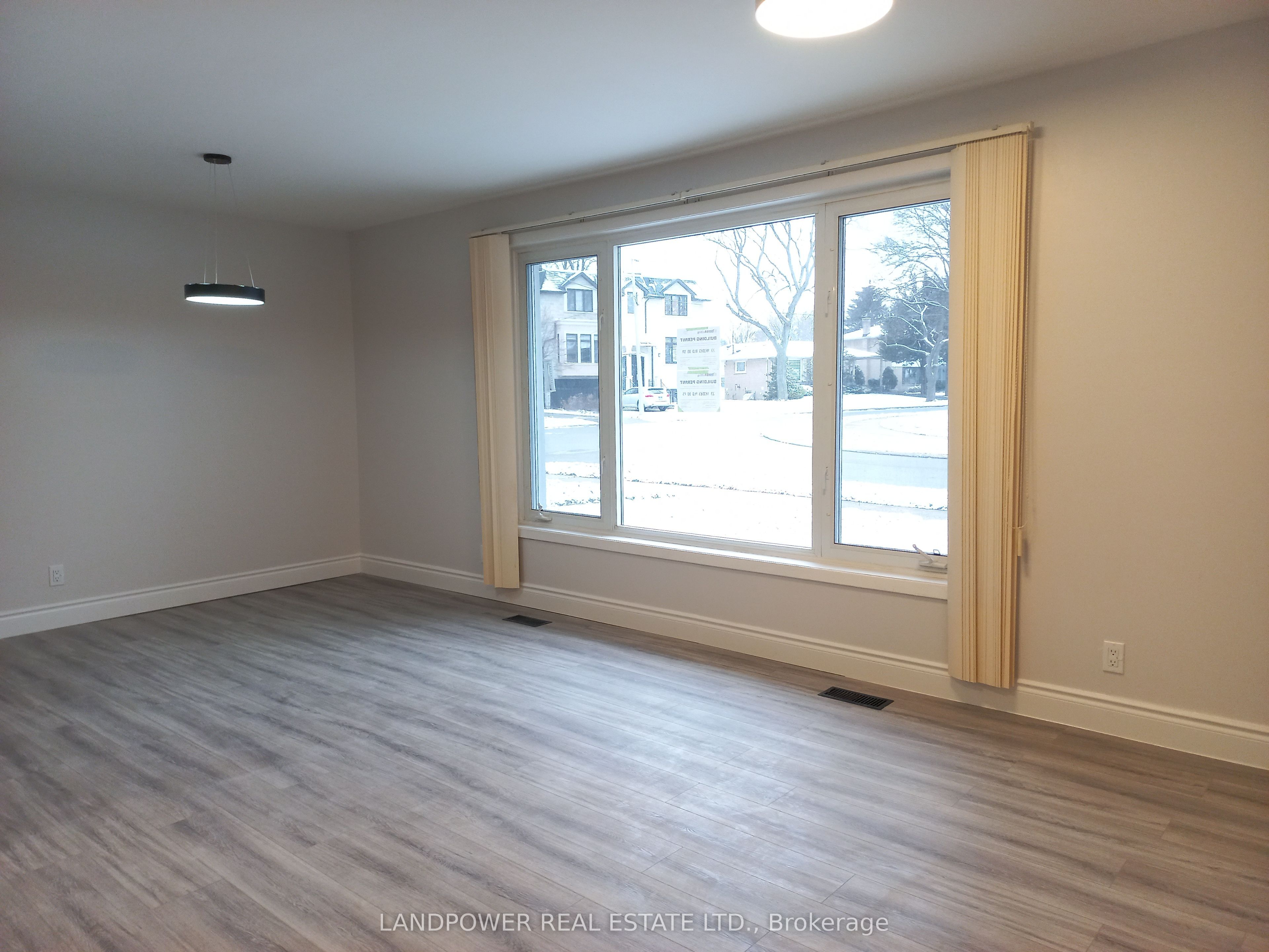 8 Clareville Crescent, Toronto, ON M2J 2C1 photo 2