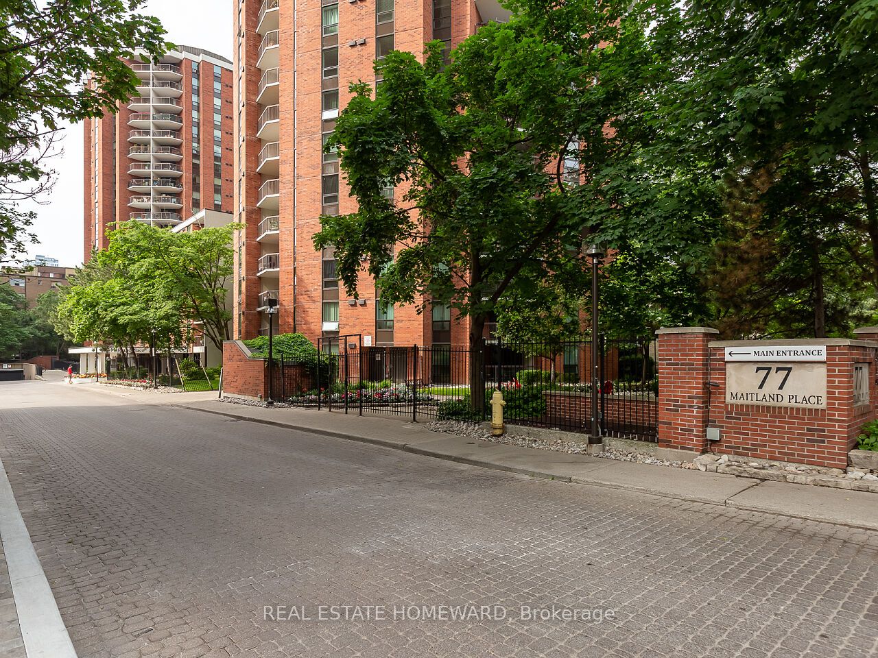 77 Maitland Place 623, Toronto, ON M4Y 2V6 photo 3