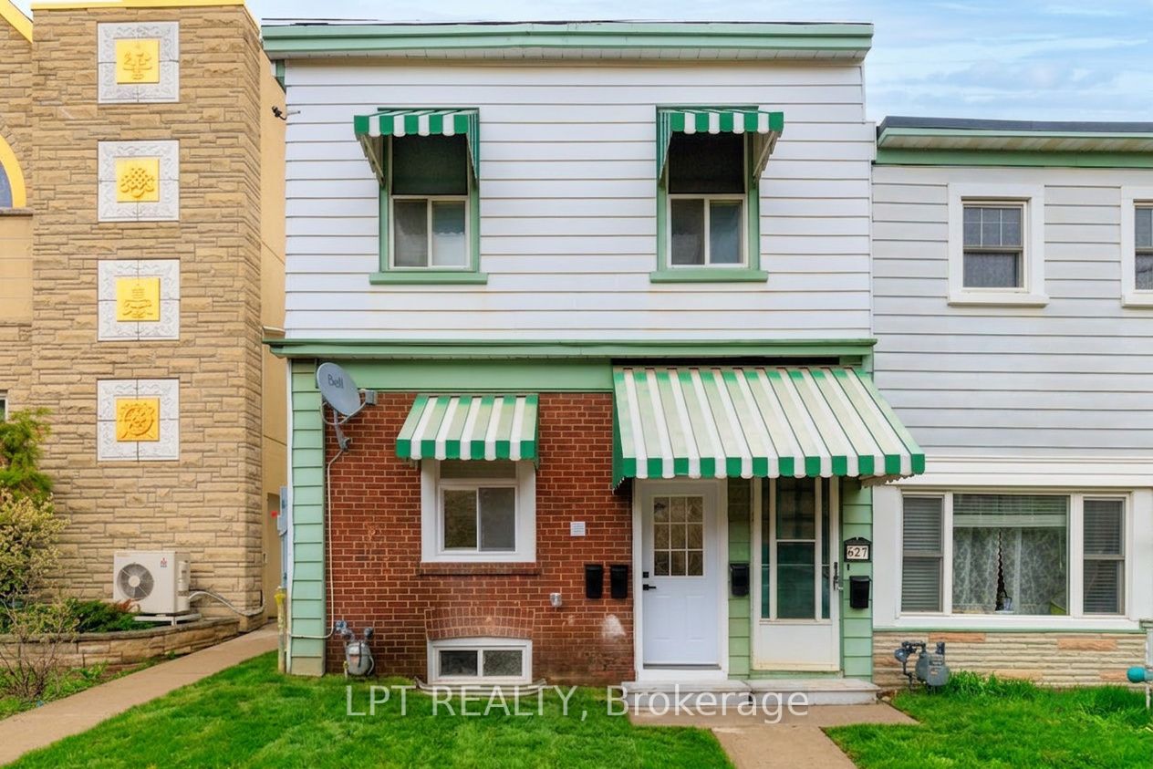 627 Crawford Street D, Toronto, ON M6G 3K1