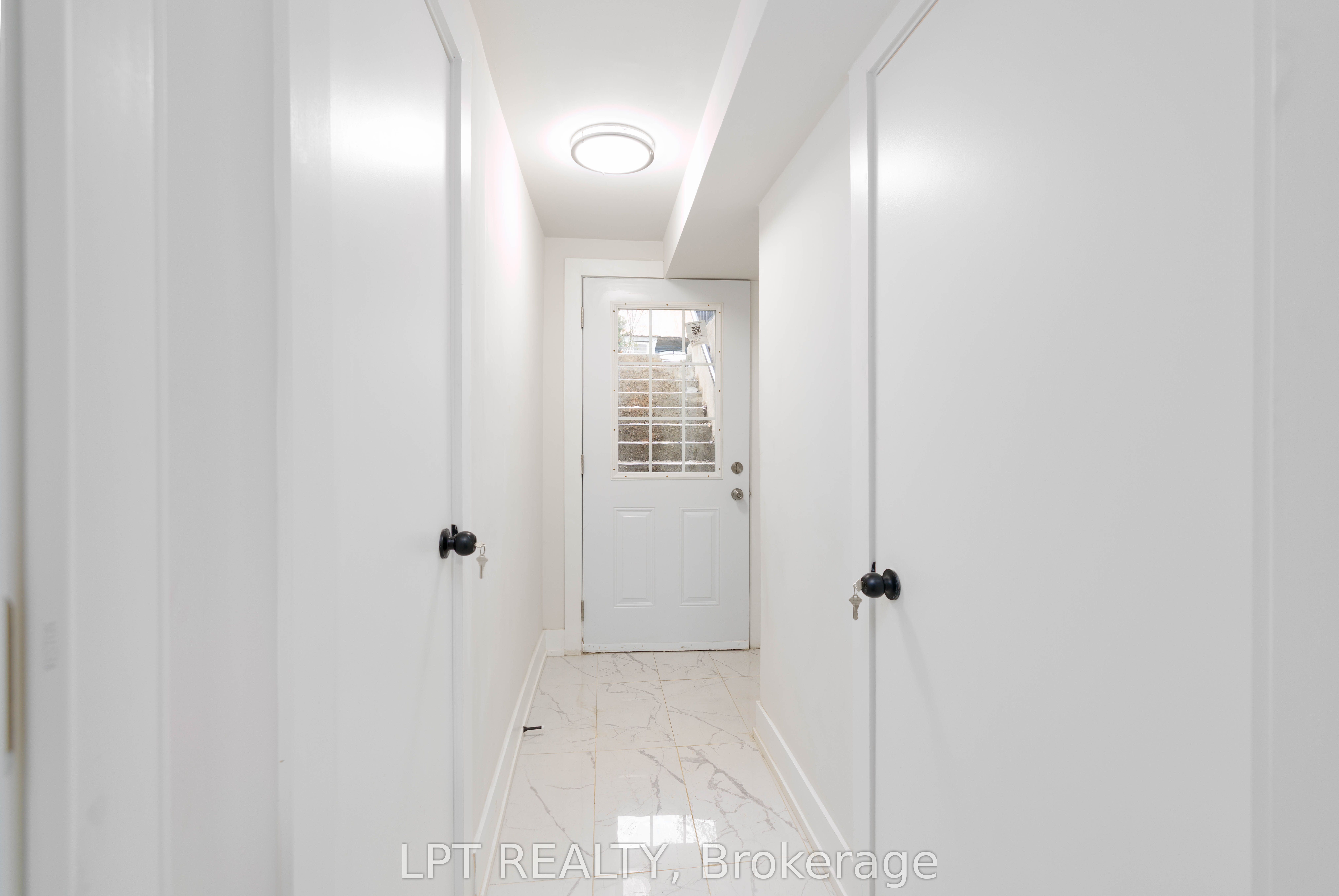 627 Crawford Street D, Toronto, ON M6G 3K1 photo 5
