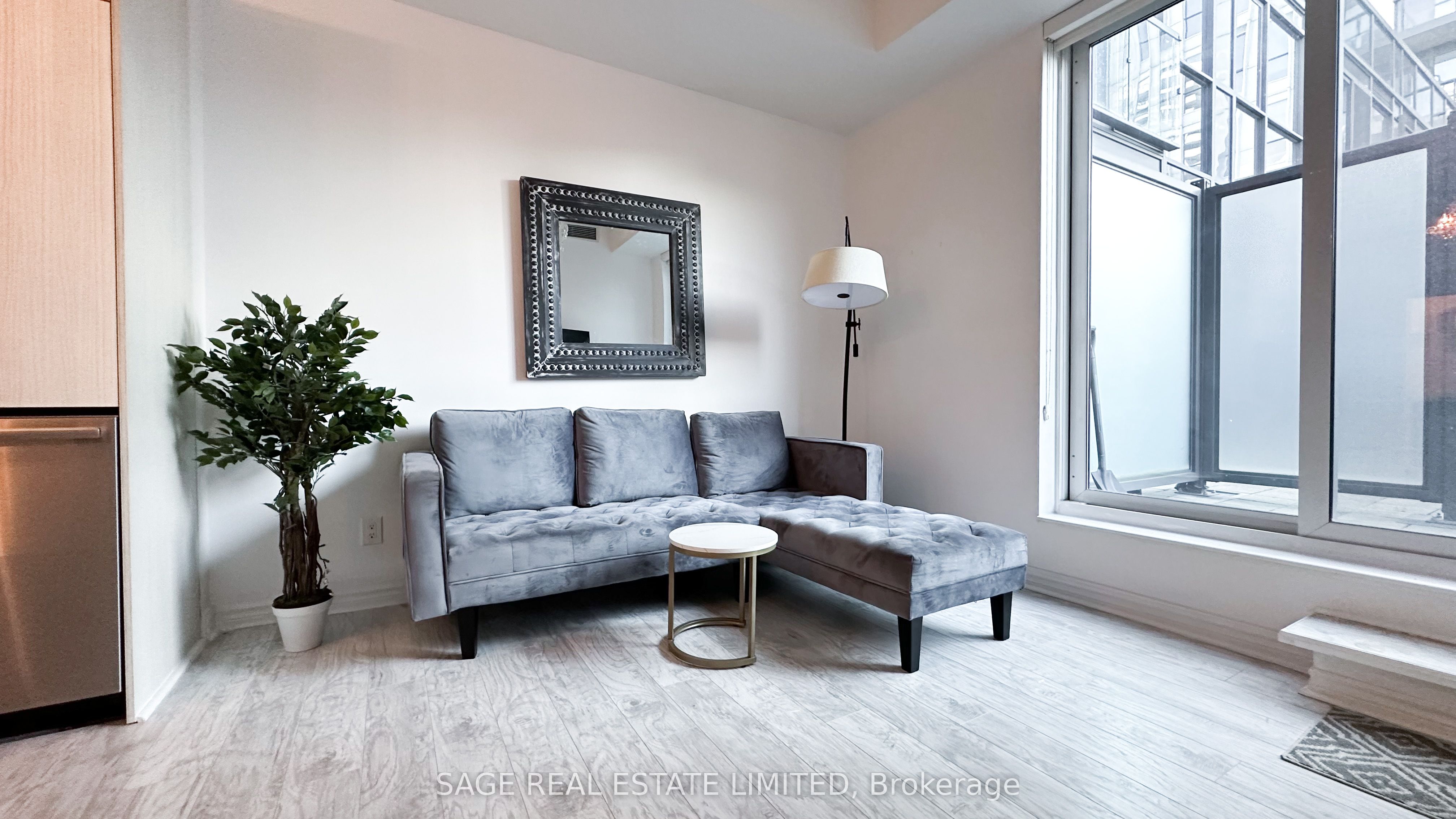 55 Regent Park Boulevard N 405, Toronto, ON M5A 0C2