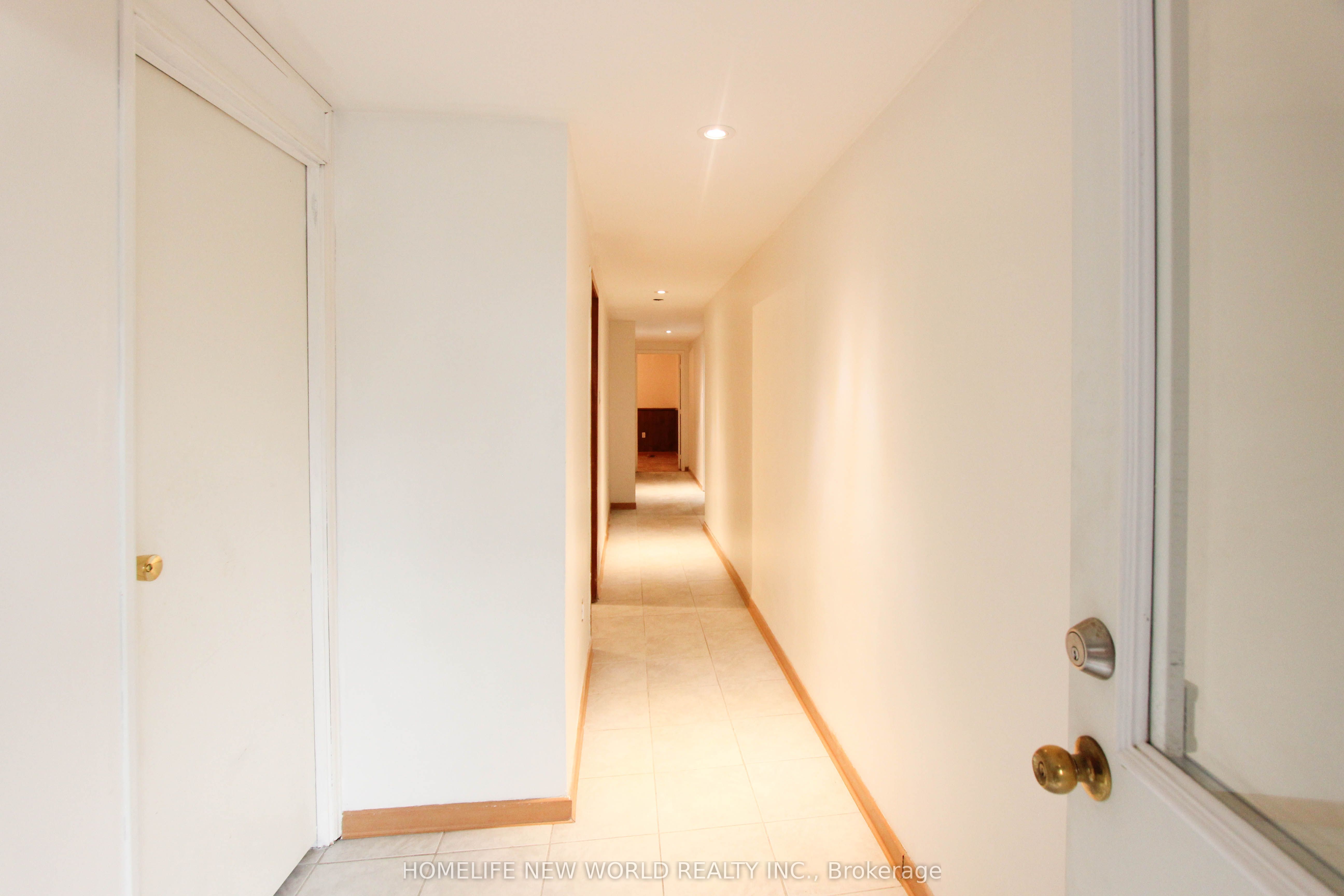 135 Pineway Boulevard Lower Level, Toronto, ON M2H 1A9 photo 3
