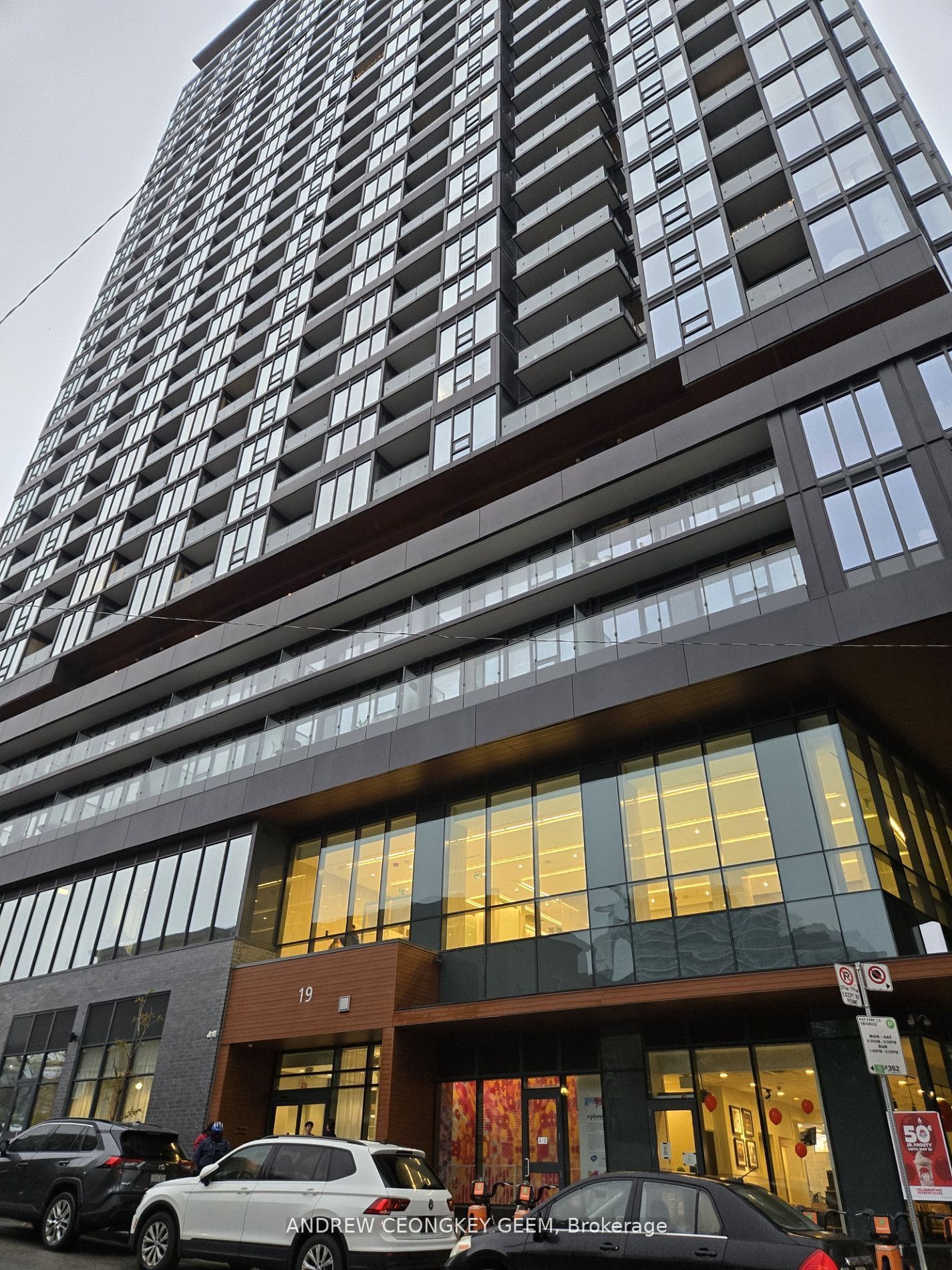 19 Western Battery Road 903, Toronto, ON M6K 3S4 photo 2