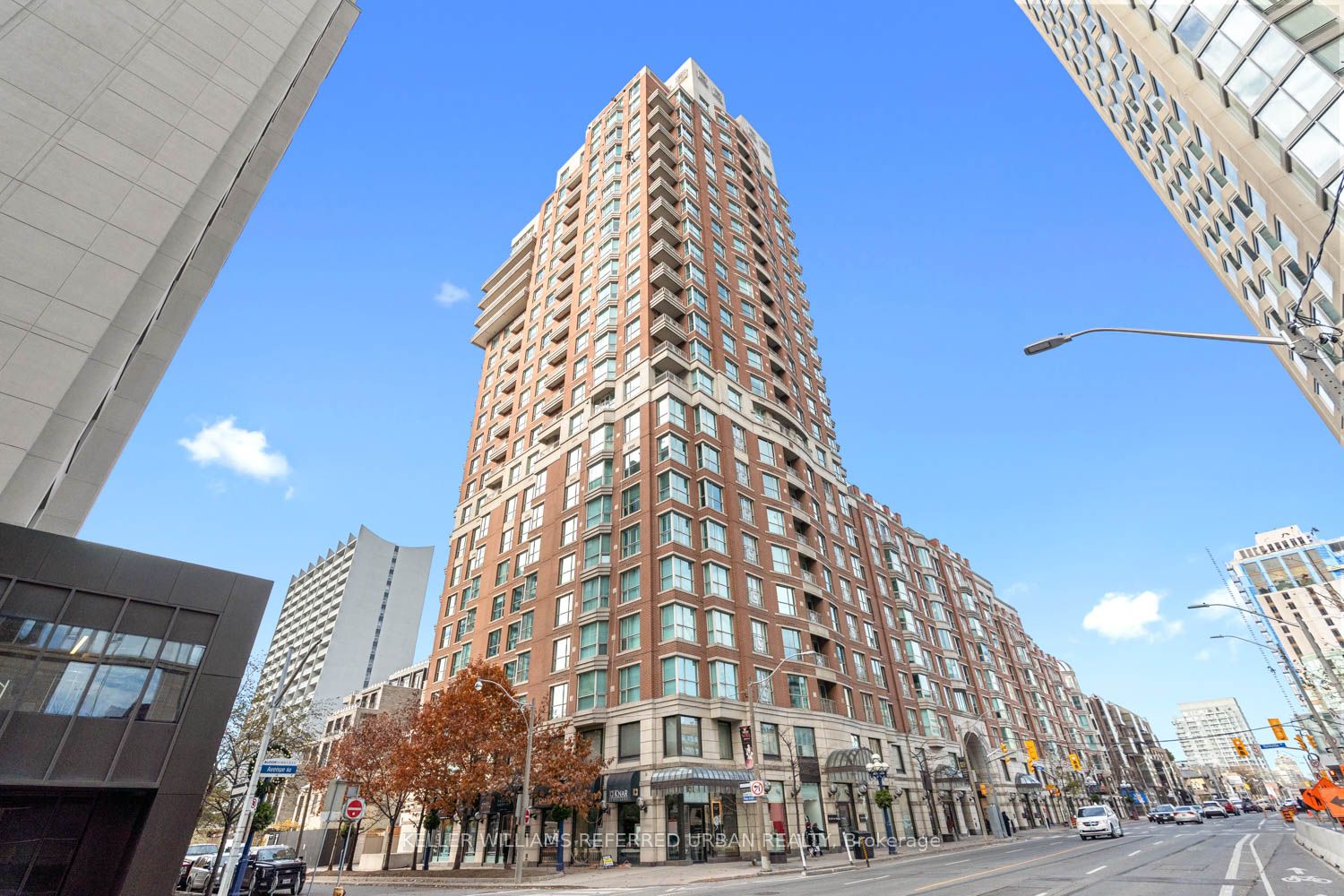 38 Avenue Road 1802, Toronto, ON M5R 2G2