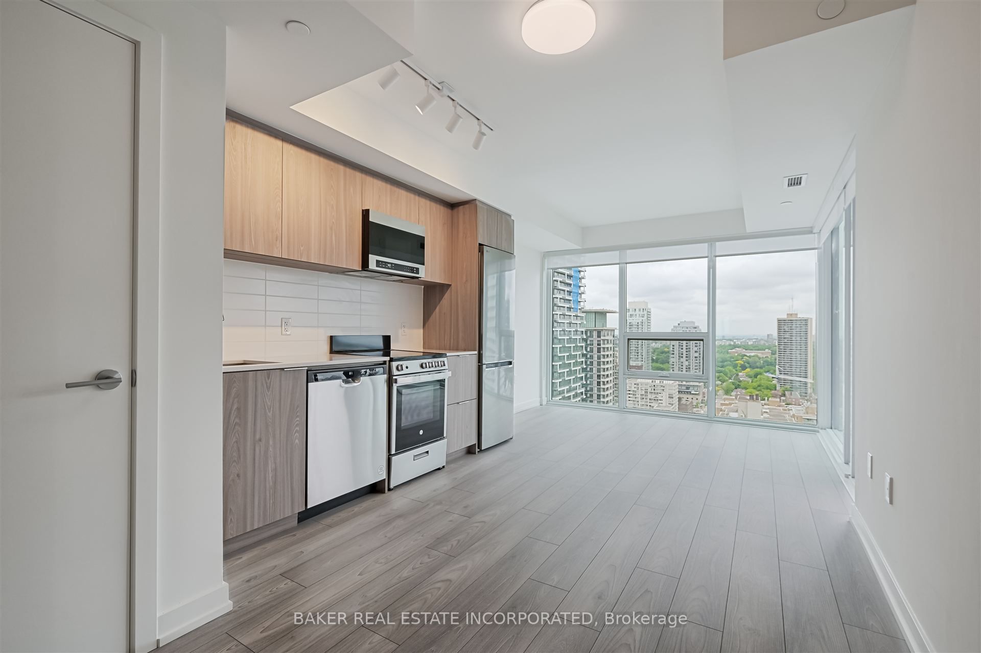 223 Redpath Avenue 3005, Toronto, ON M4P 0E8 photo 3