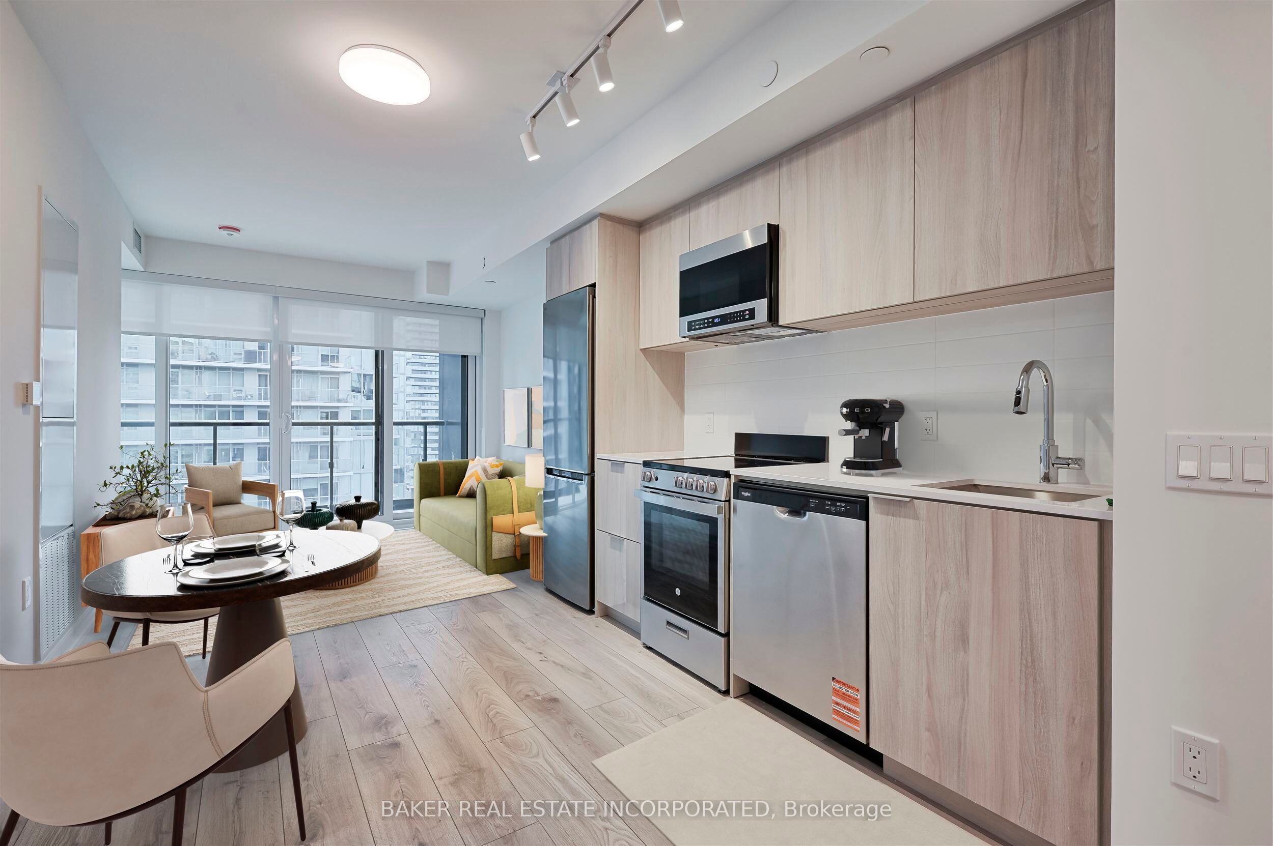 223 Redpath Avenue 2402, Toronto, ON M4P 0E8