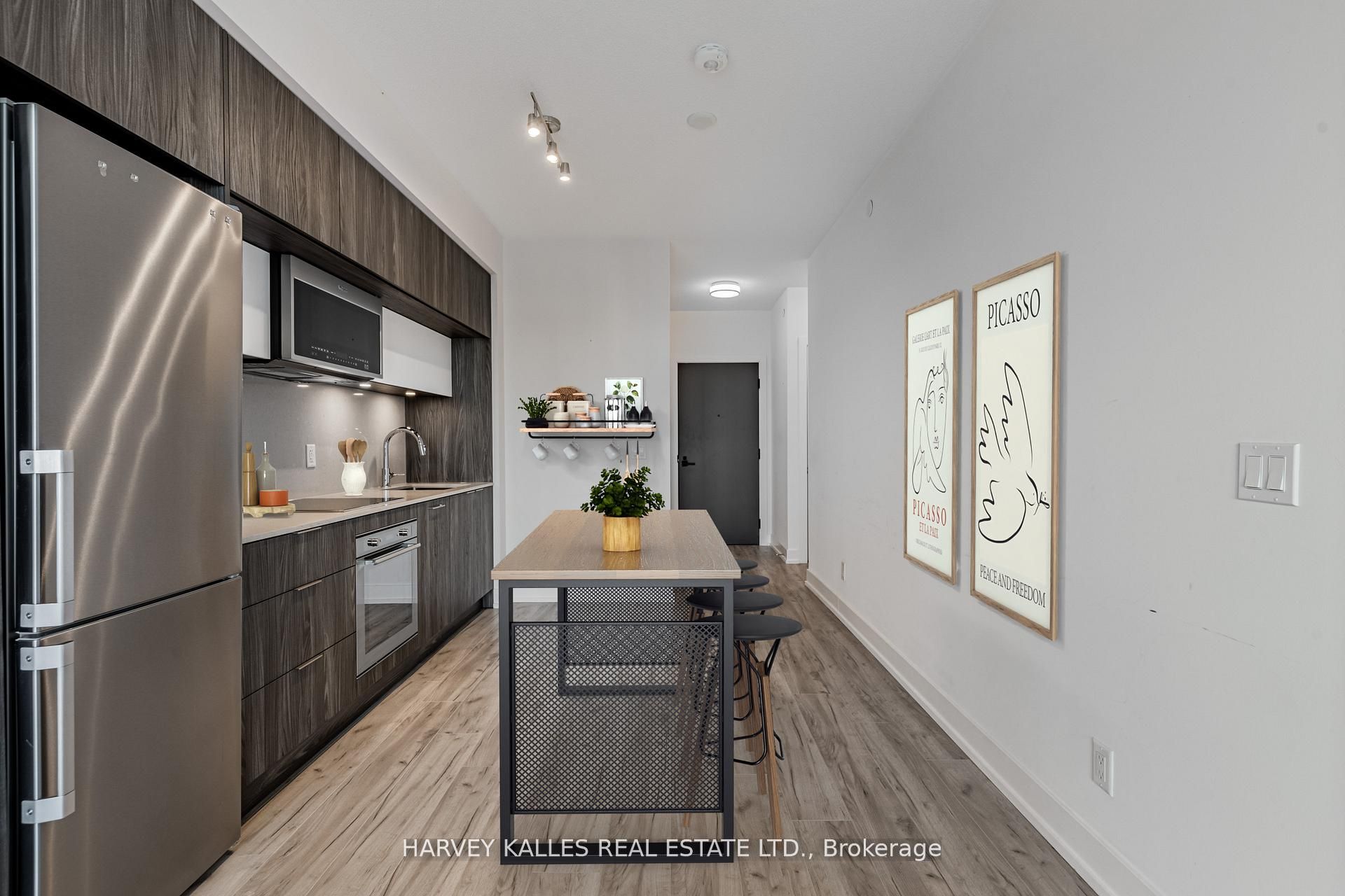 25 Adra Grado Way W 708, Toronto, ON M2J 0H6 photo 2