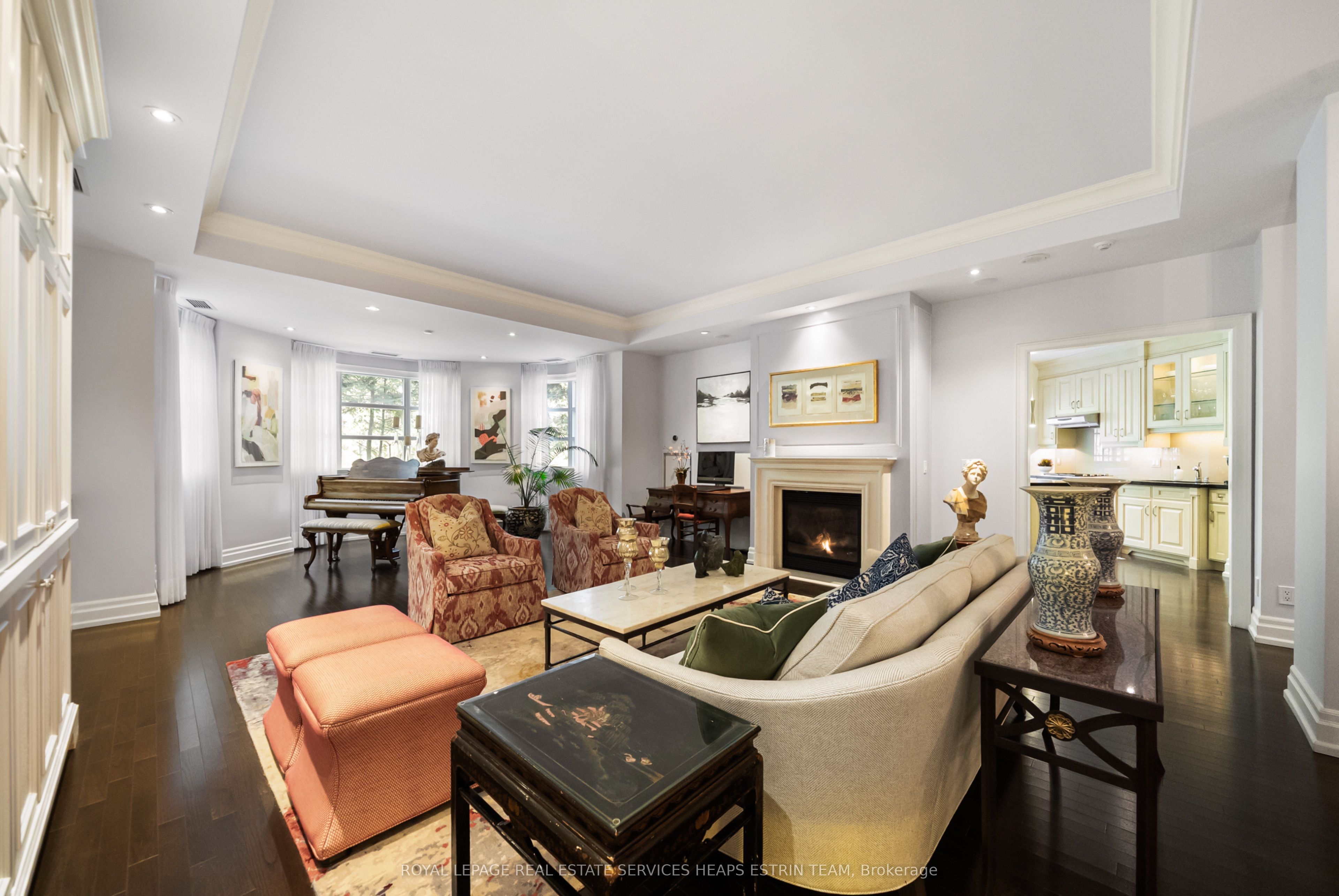 21 Burkebrook Place RL1, Toronto, ON M4G 0A2