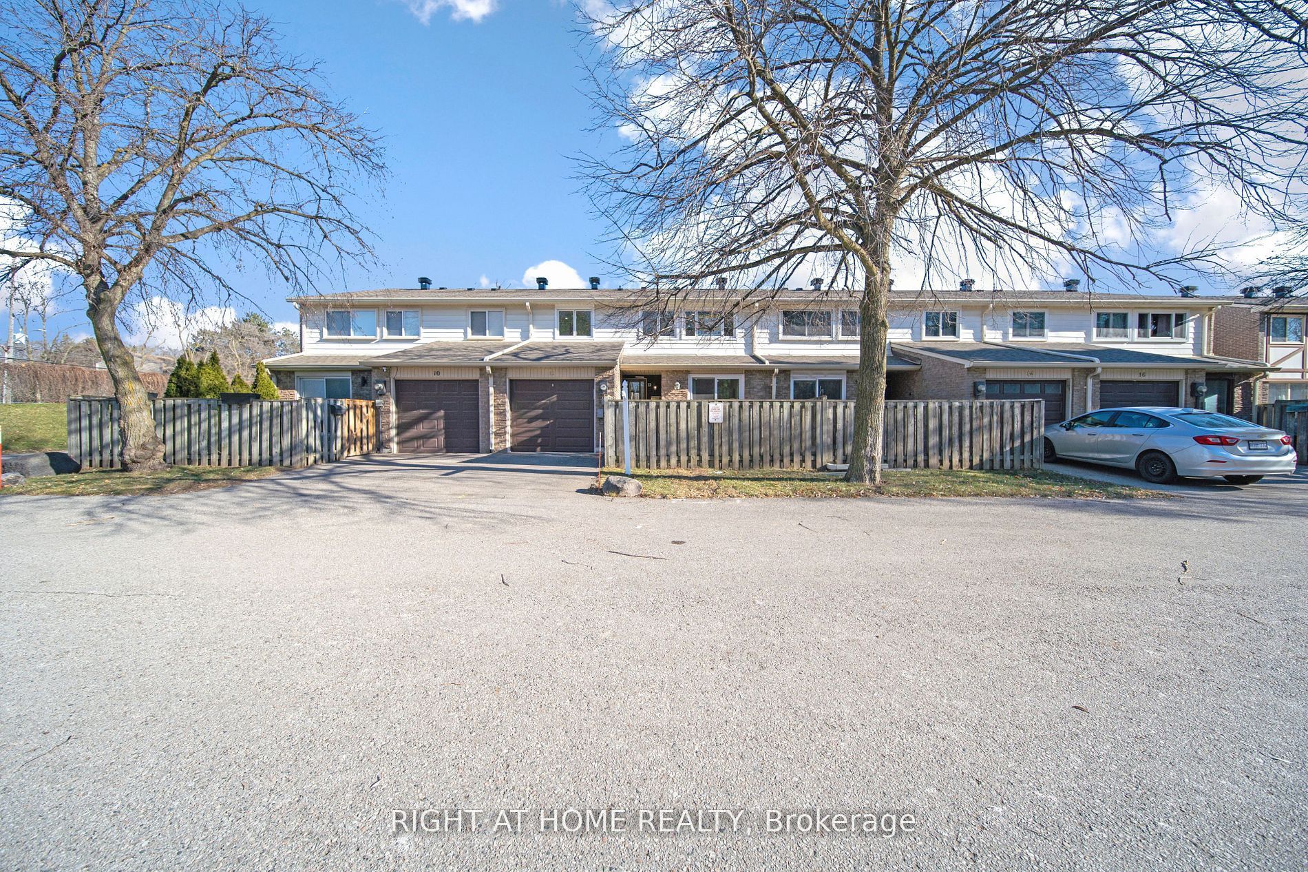 12 Lace Fernway Way W, Toronto, ON M2J 4L9 photo 2