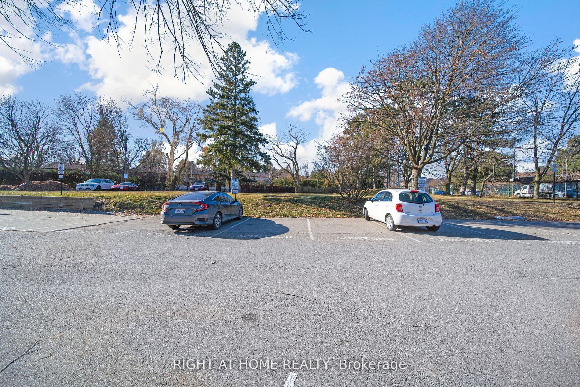 12 Lace Fernway Way W, Toronto, ON M2J 4L9 photo 5