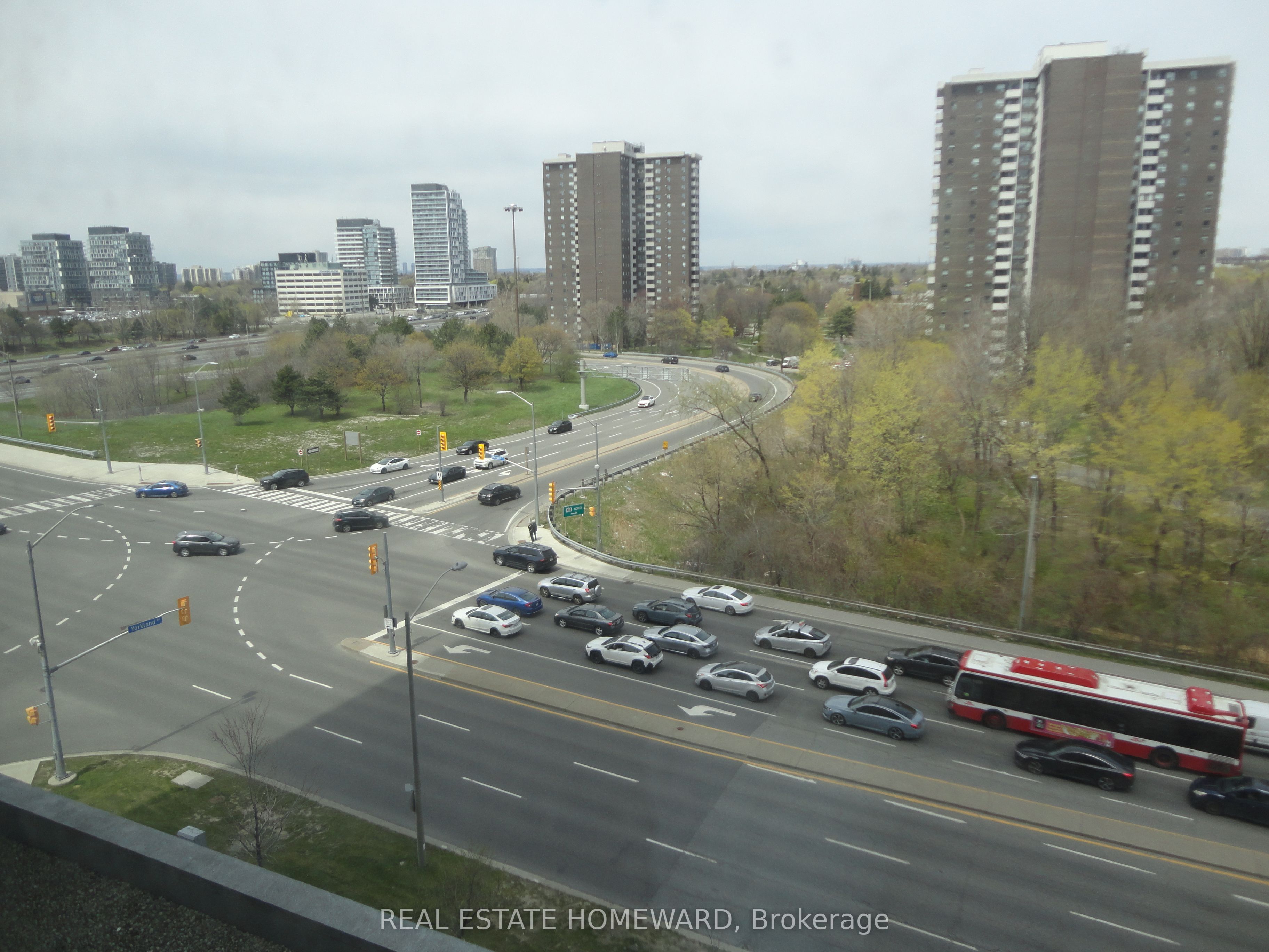 2015 Sheppard Avenue E 709, Toronto, ON M2J 0B3 photo 3