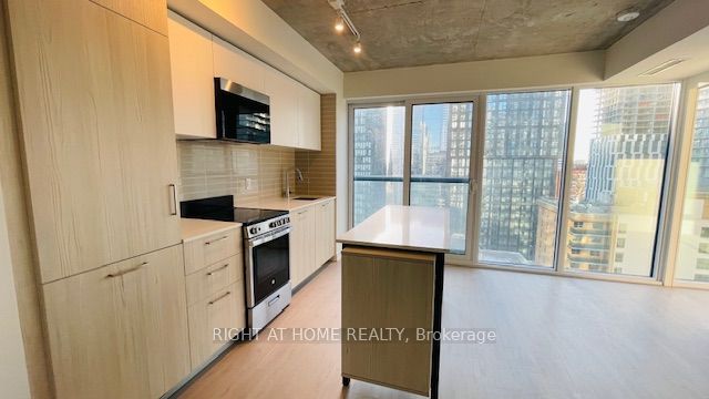 65 Mutual Street 1905, Toronto, ON M5B 0E5 photo 5