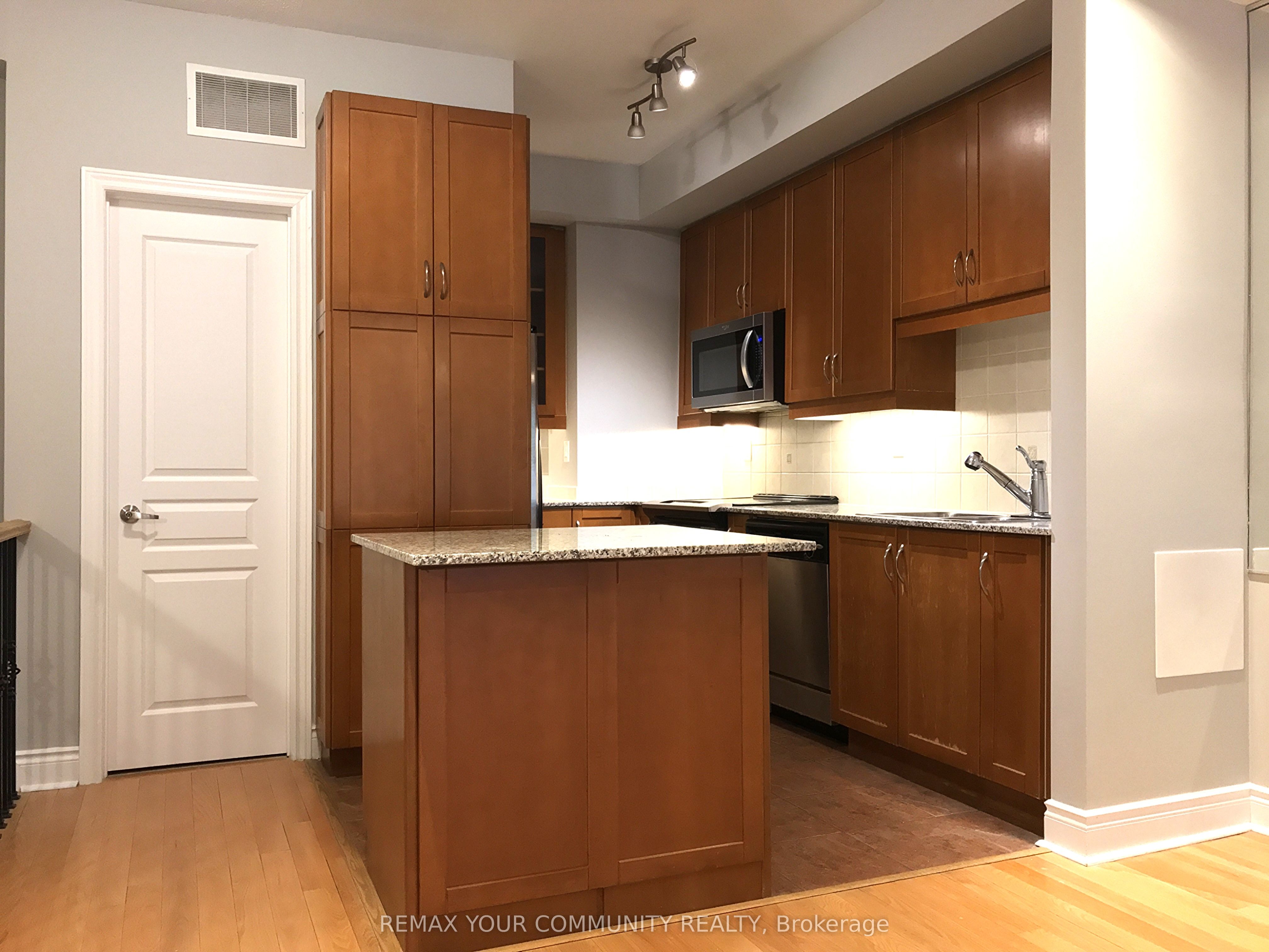 70 Byng Avenue 29, Toronto, ON M2N 7L9 photo 3