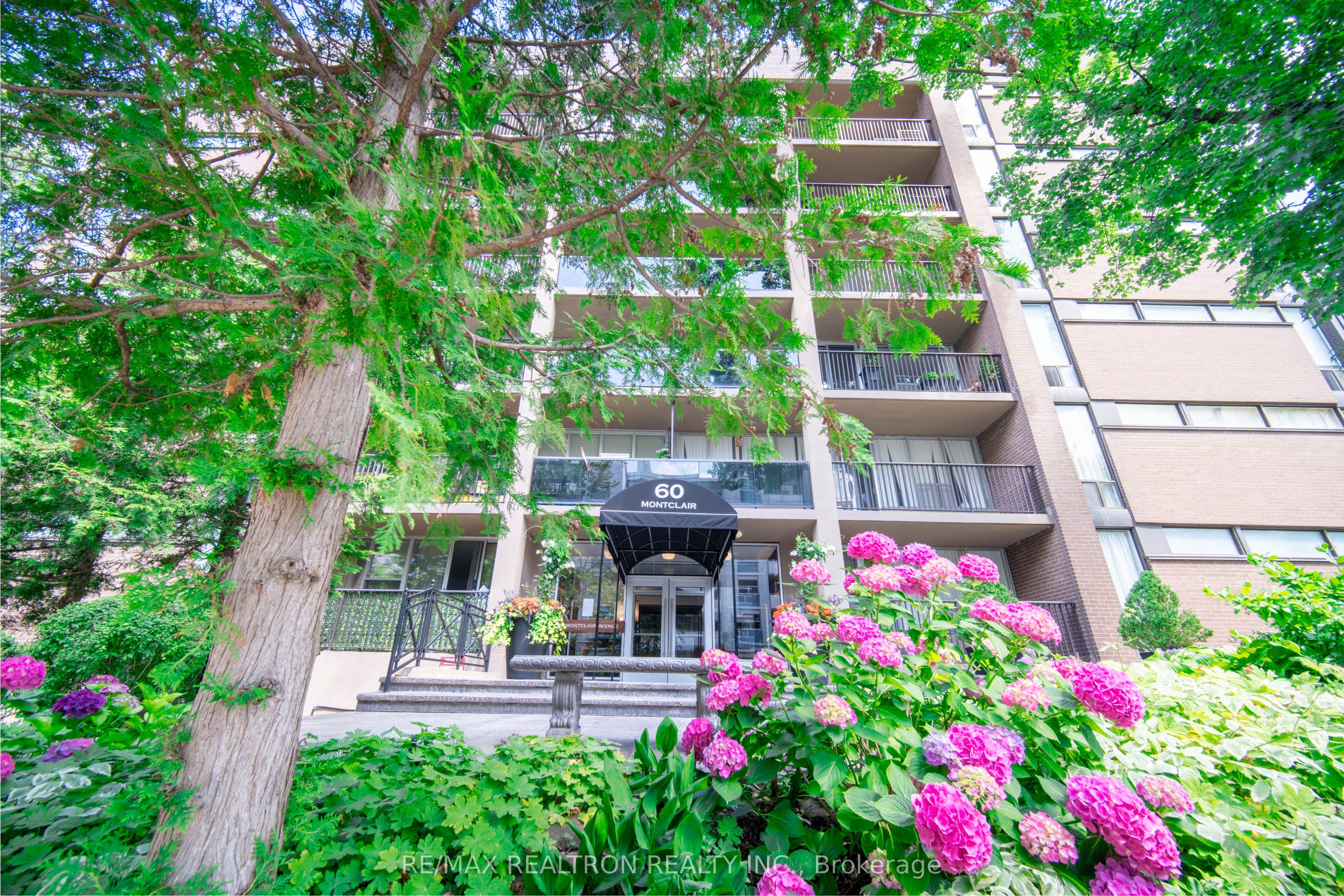 60 Montclair Avenue 506, Toronto, ON M5P 1P7 photo 2