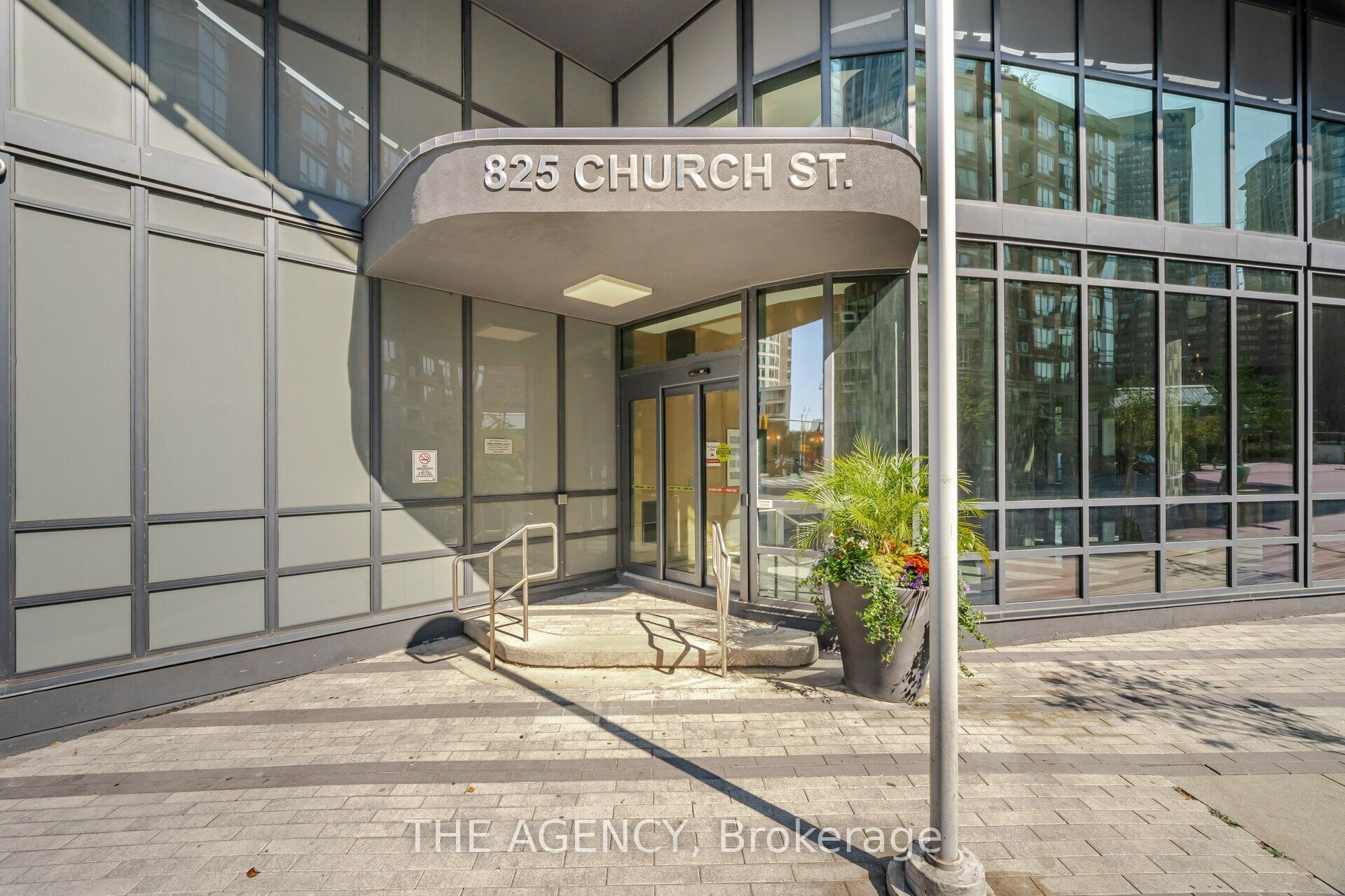 825 Church Street 105, Toronto, ON M4W 3Z4 photo 4