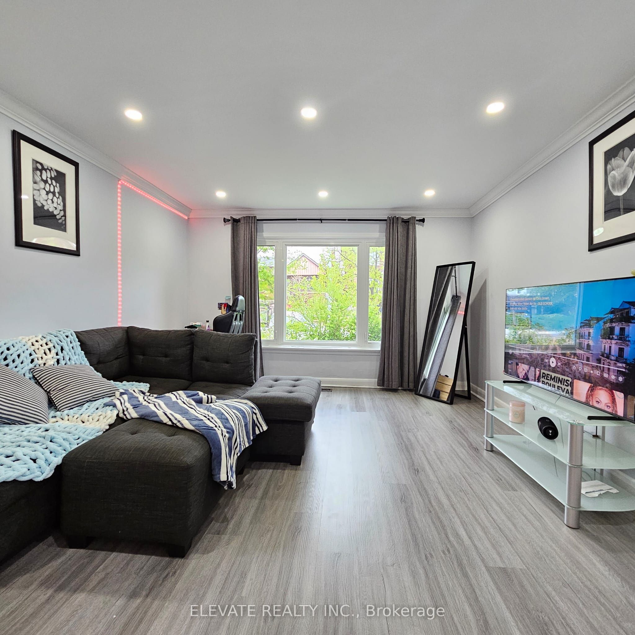 569 Oakwood Avenue, Toronto, ON M6E 2X6 photo 2