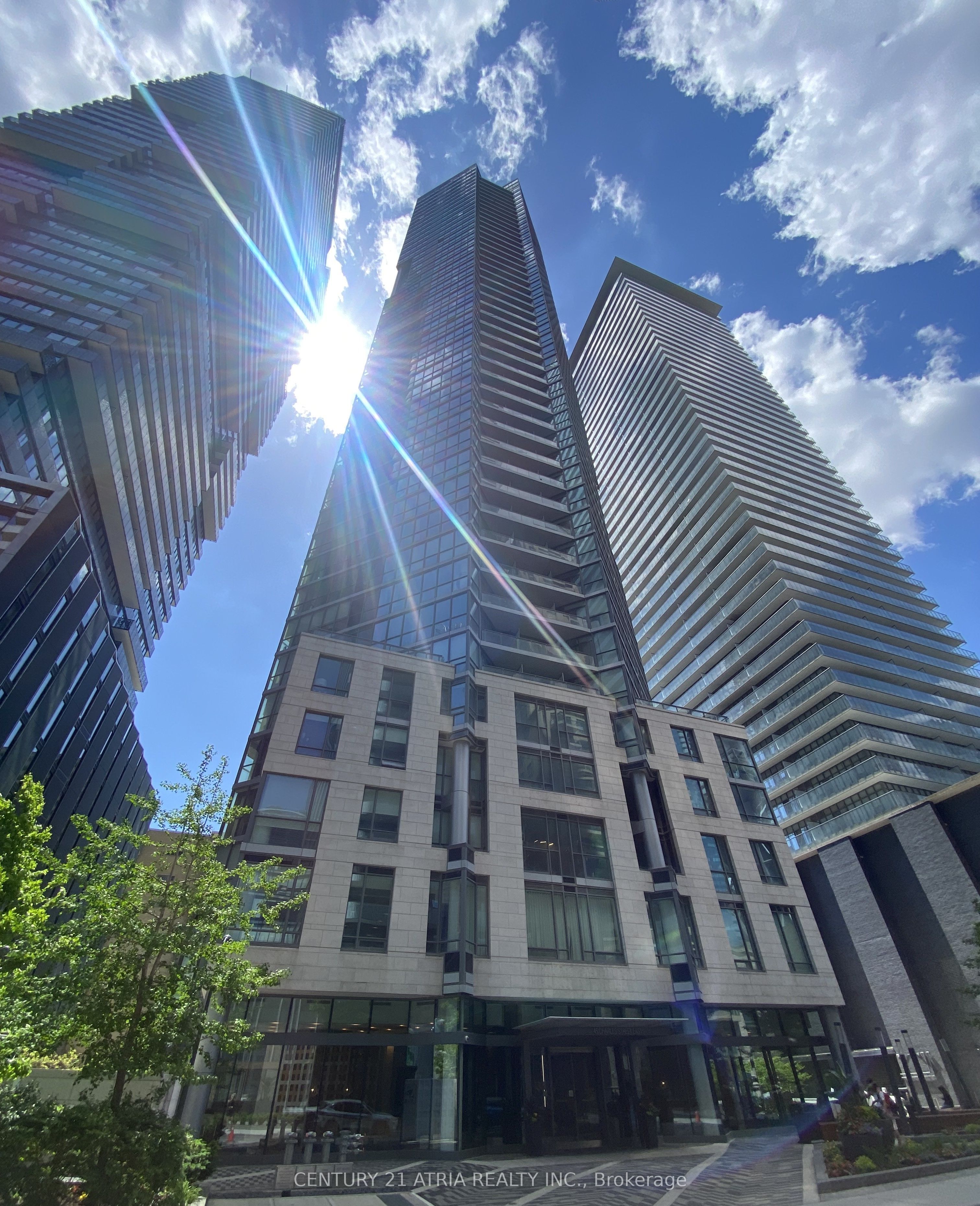 45 Charles Street E 601, Toronto, ON M4Y 0B8
