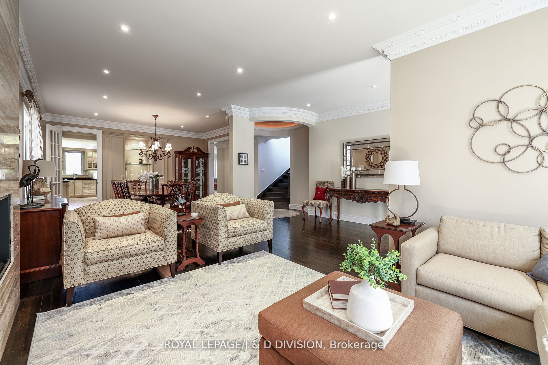 82 Munro Boulevard, Toronto, ON M2P 1C4 photo 3