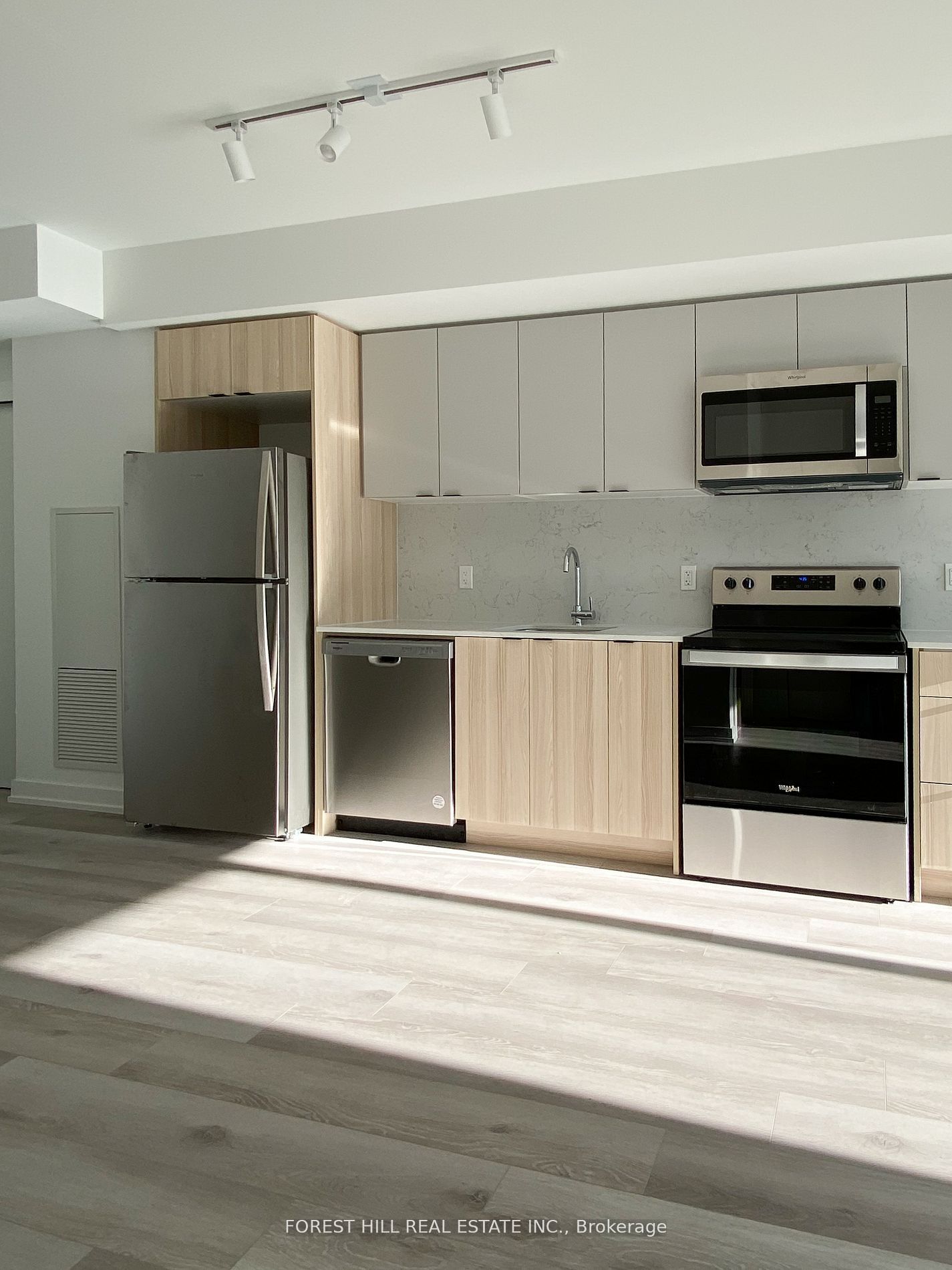 2000 Bathurst Street 505, Toronto, ON M5P 0A7 photo 5