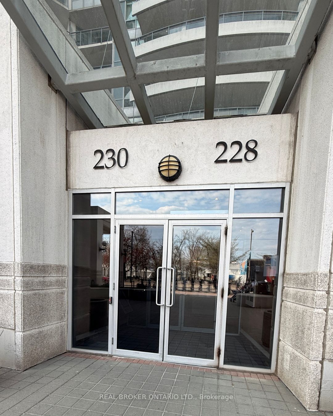 228 Queens Quay W 1501, Toronto, ON M5J 2X1 photo 3