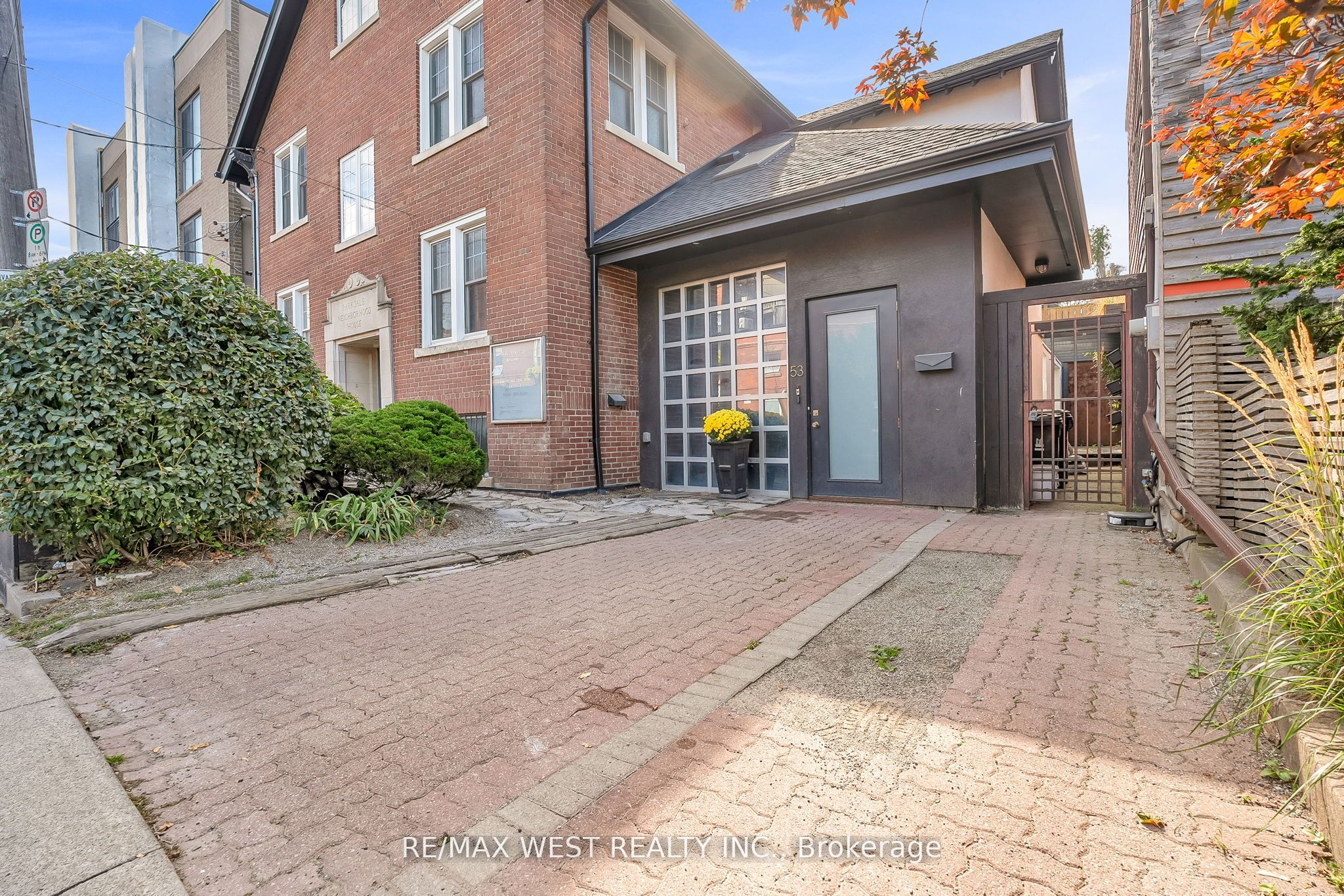 53 Argyle Street, Toronto, ON M6J 1N8 photo 3