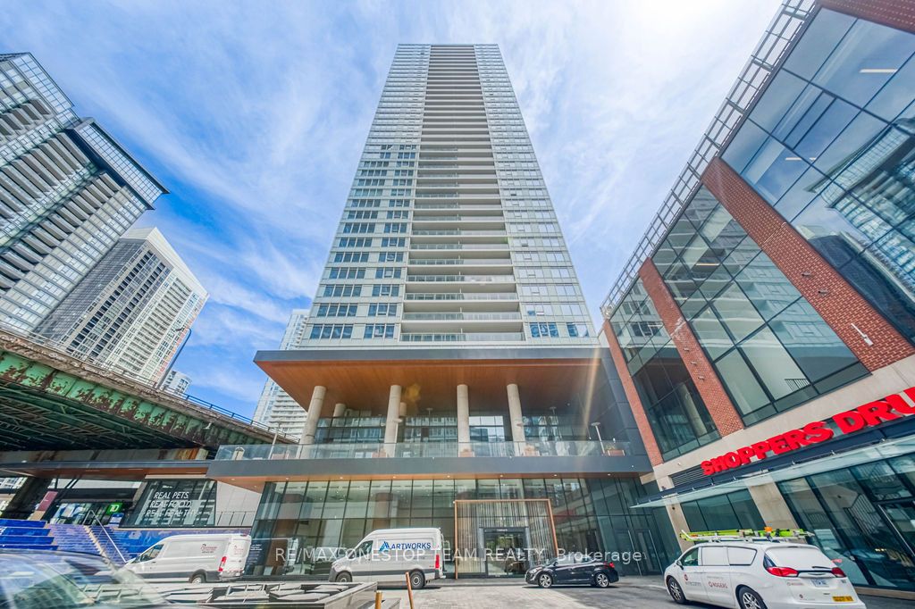 17 Bathurst Street 1510, Toronto, ON M5V 0N1 photo 2
