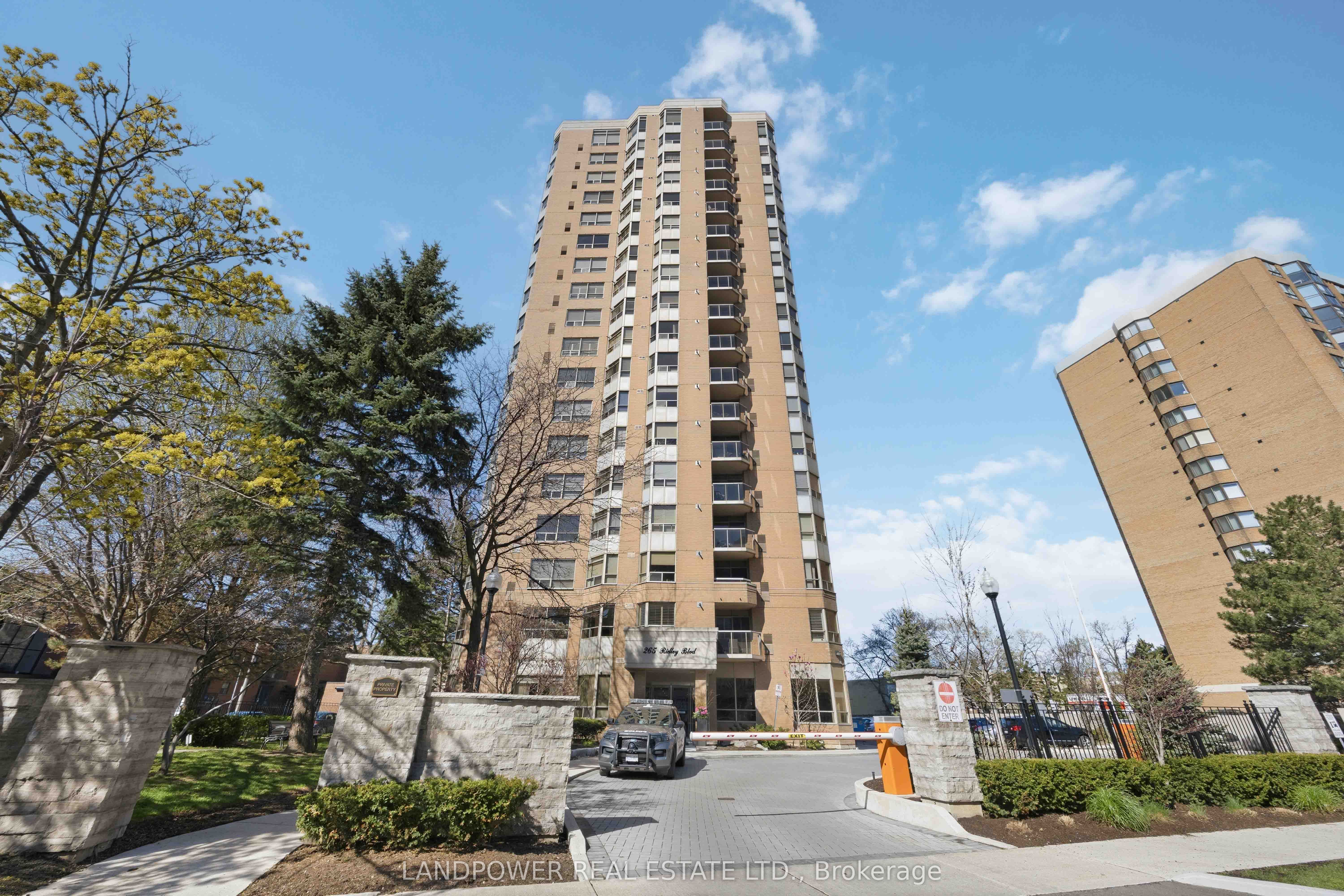 265 Ridley Boulevard 801, Toronto, ON M5M 4N8
