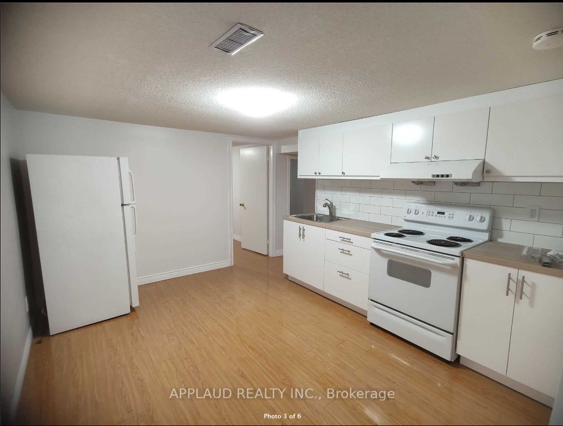 17 Marowyne Drive, Toronto, ON M2J 2A6 photo 2