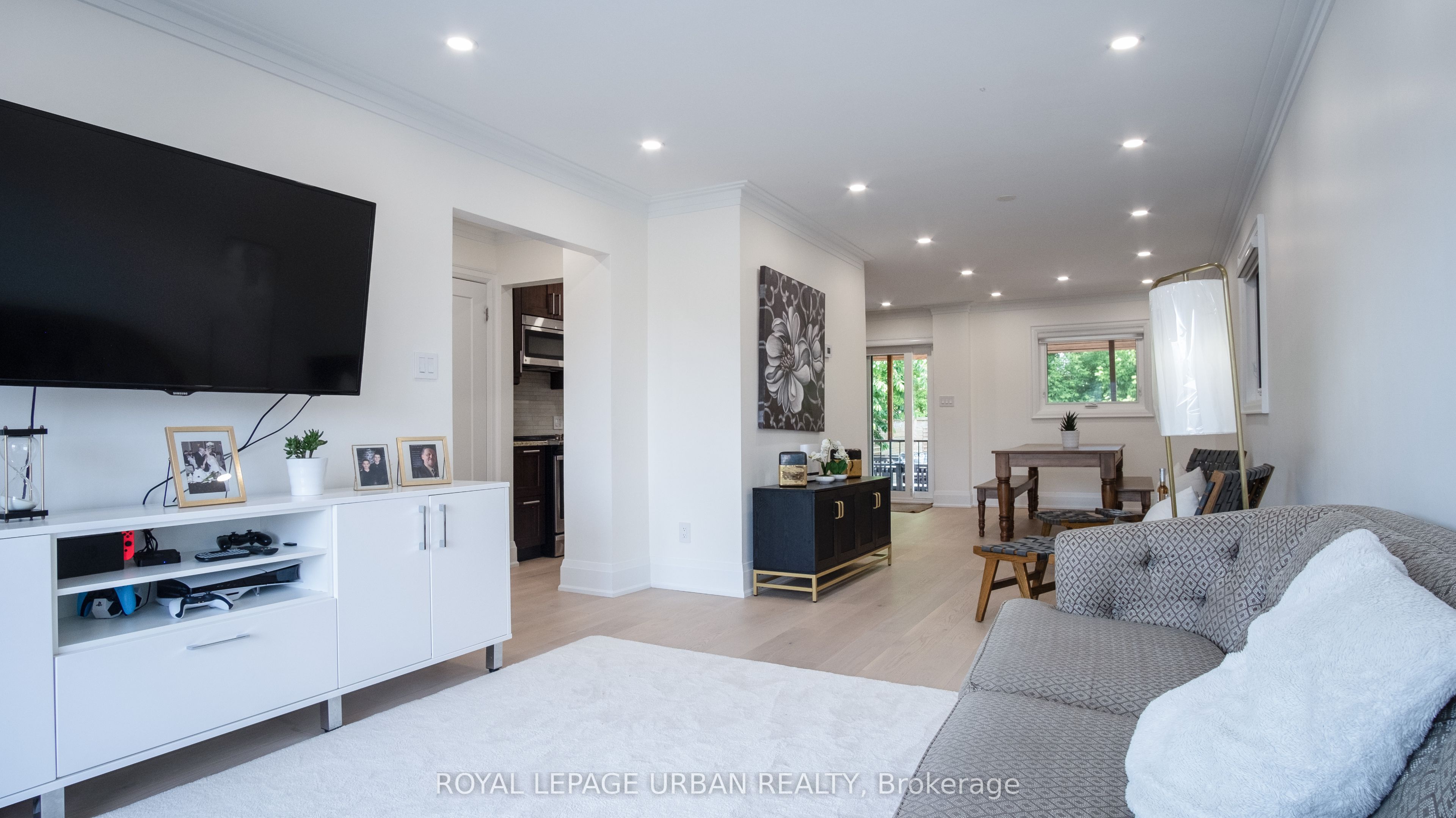 434 Westmount Avenue, Toronto, ON M6E 3N5 photo 4