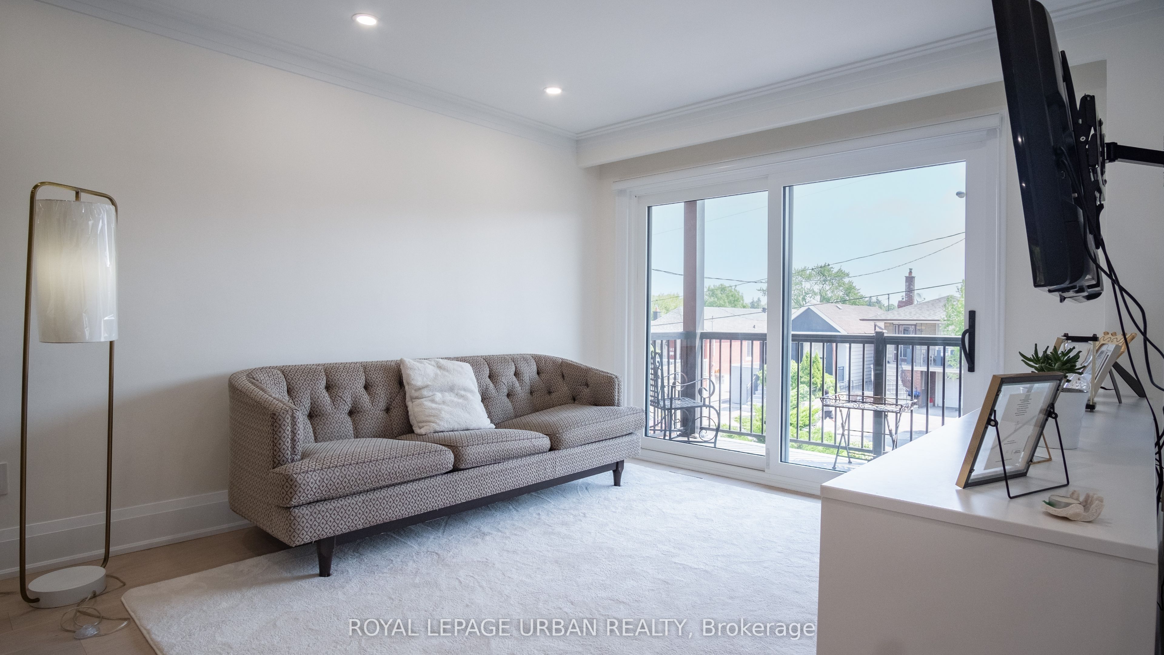 434 Westmount Avenue, Toronto, ON M6E 3N5 photo 5