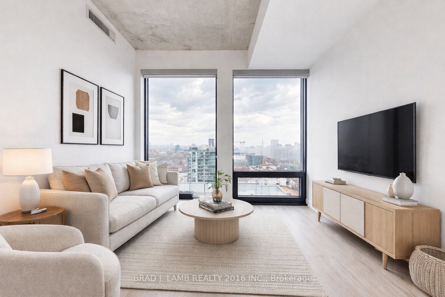 284 King Street E 901, Toronto, ON M5A 1K4