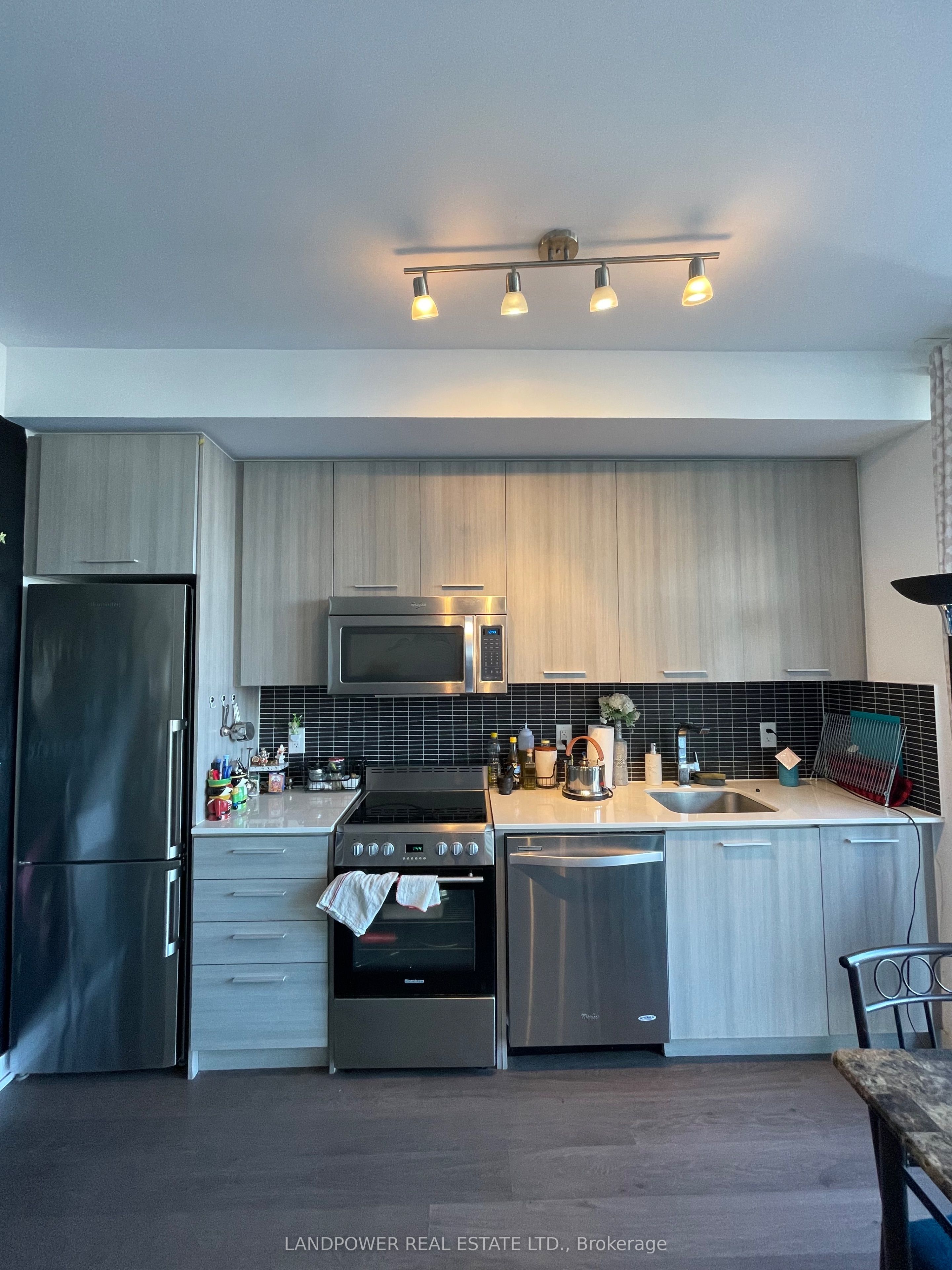 105 George Street 514, Toronto, ON M5A 0L4 photo 3