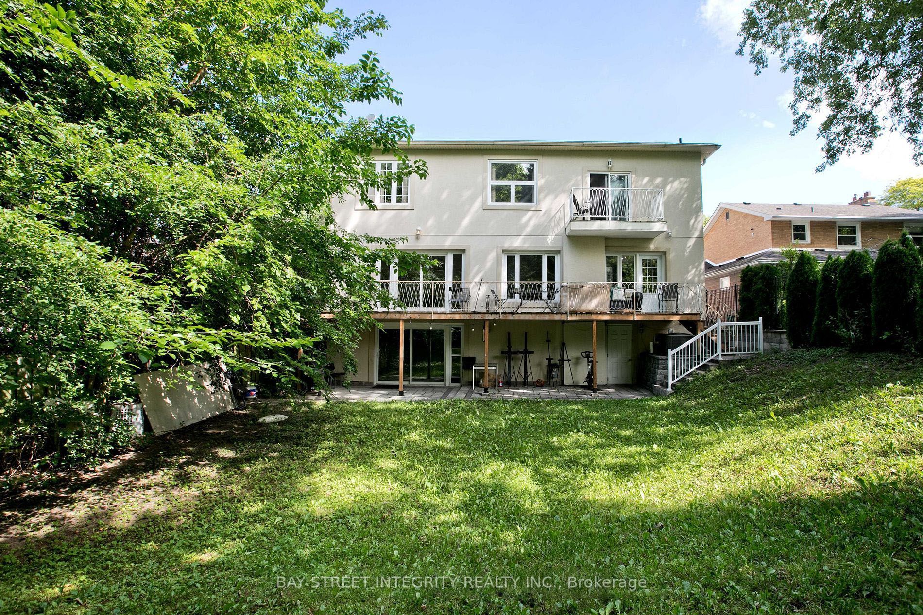 17 Gustav Crescent, Toronto C14, ON M2M 2C6 photo 3