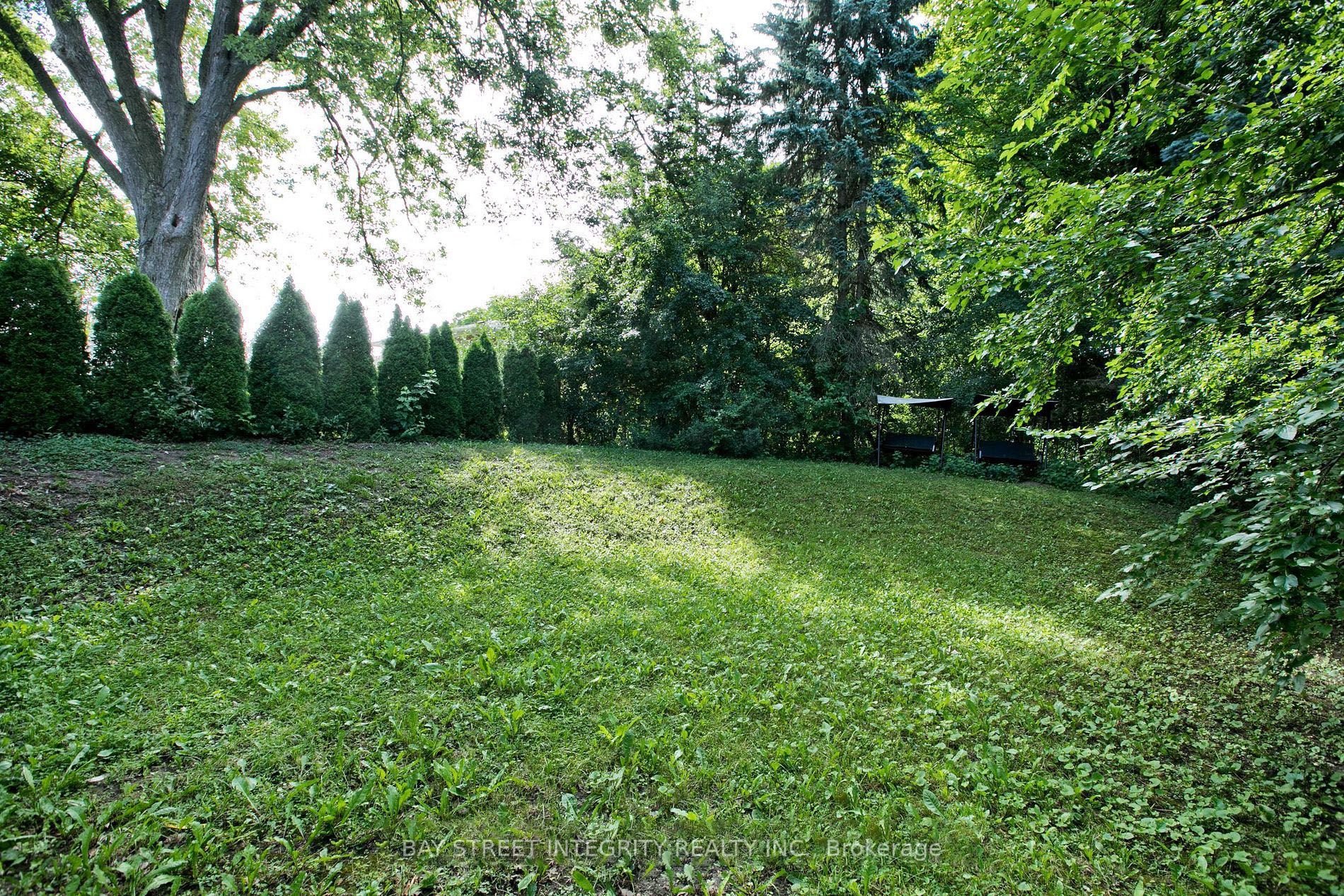 17 Gustav Crescent, Toronto C14, ON M2M 2C6 photo 4