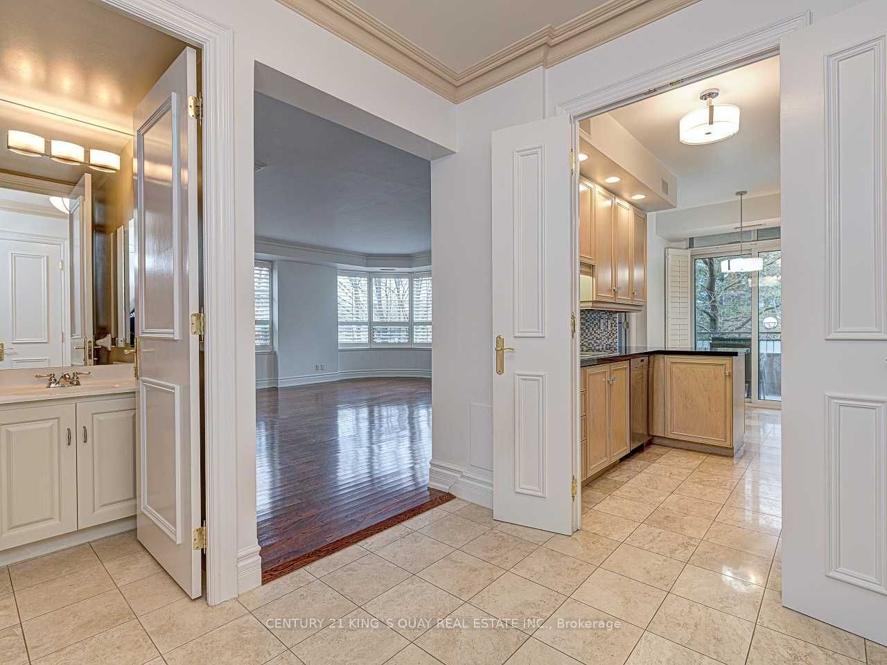 10 Old York Mills Road 206, Toronto, ON M2P 2G6 photo 2