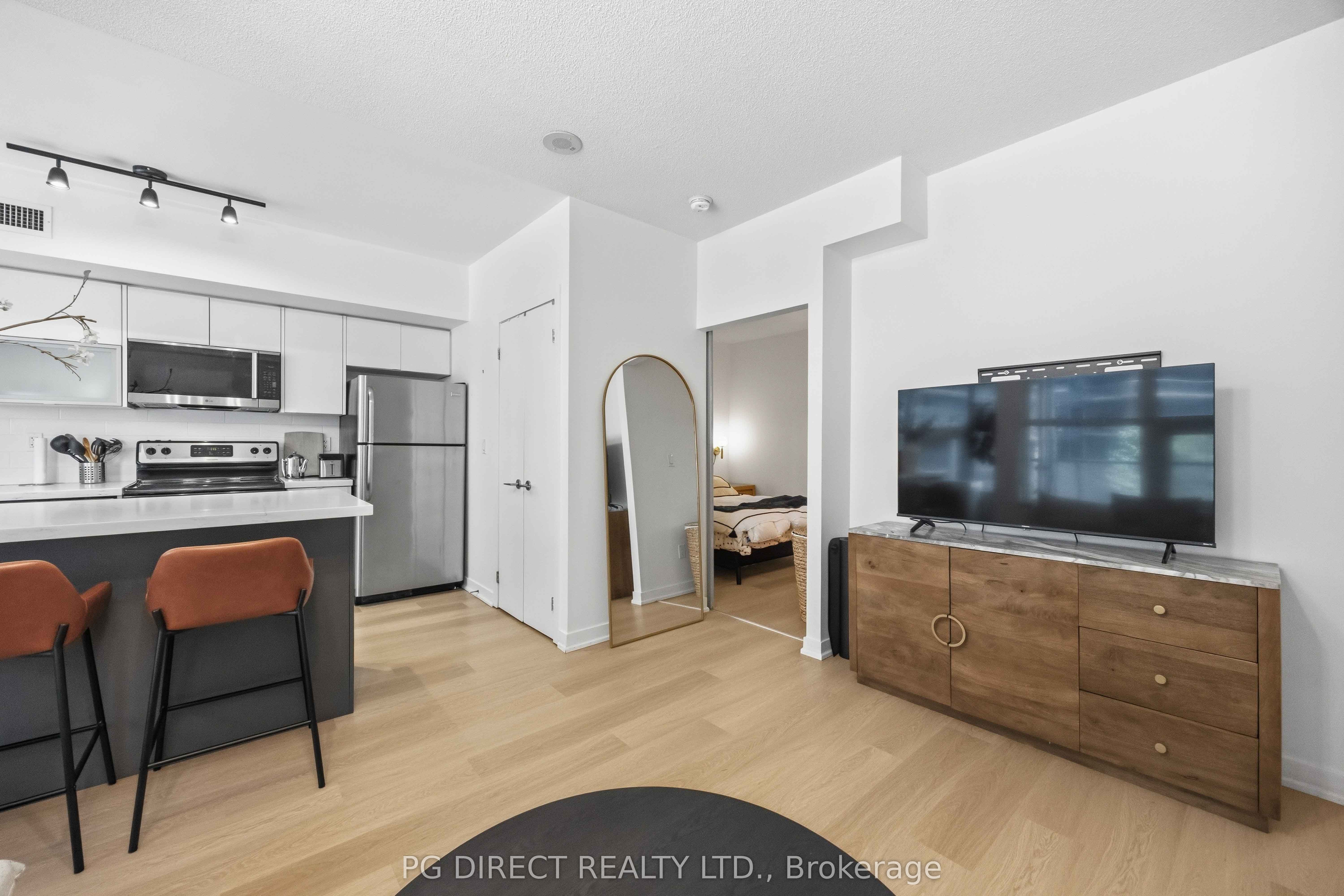 59 East Liberty Street 213, Toronto, ON M6K 3R1 photo 4