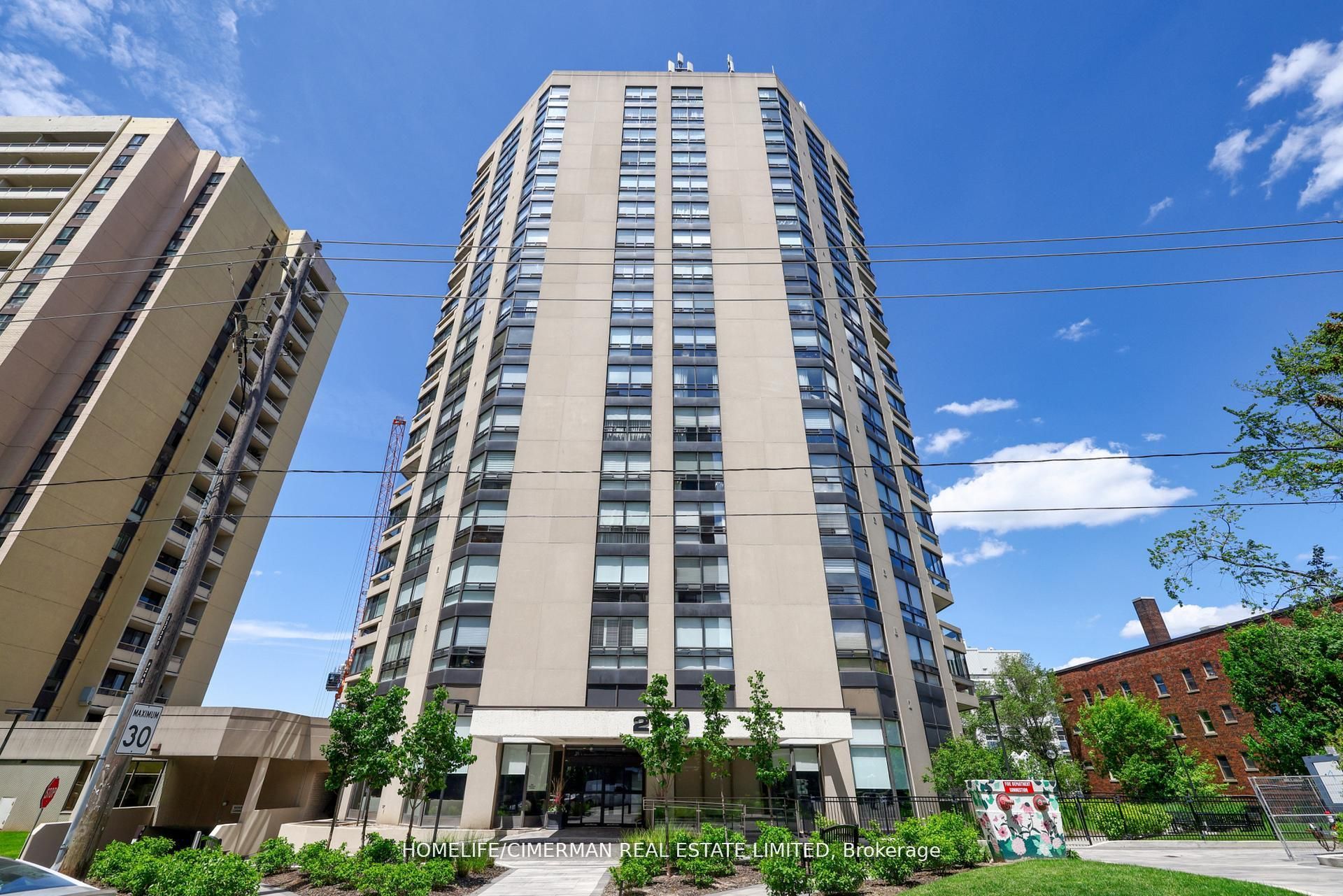 240 Heath Street W 1002, Toronto, ON M5P 3L5