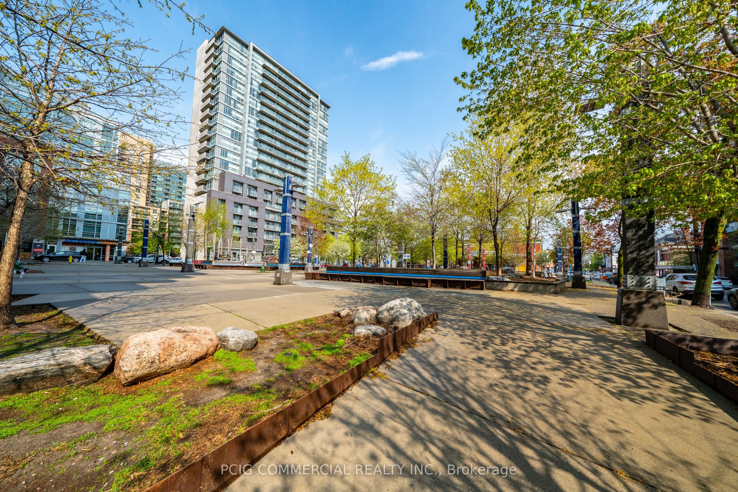 36 Lisgar Street 803W, Toronto, ON M6J 0C7 photo 2
