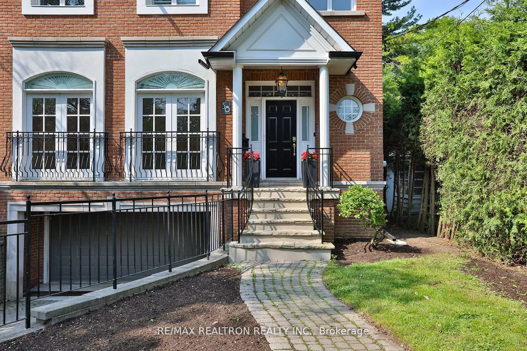 38 GWENDOLEN Crescent, Toronto, ON M2N 2L7 photo 2