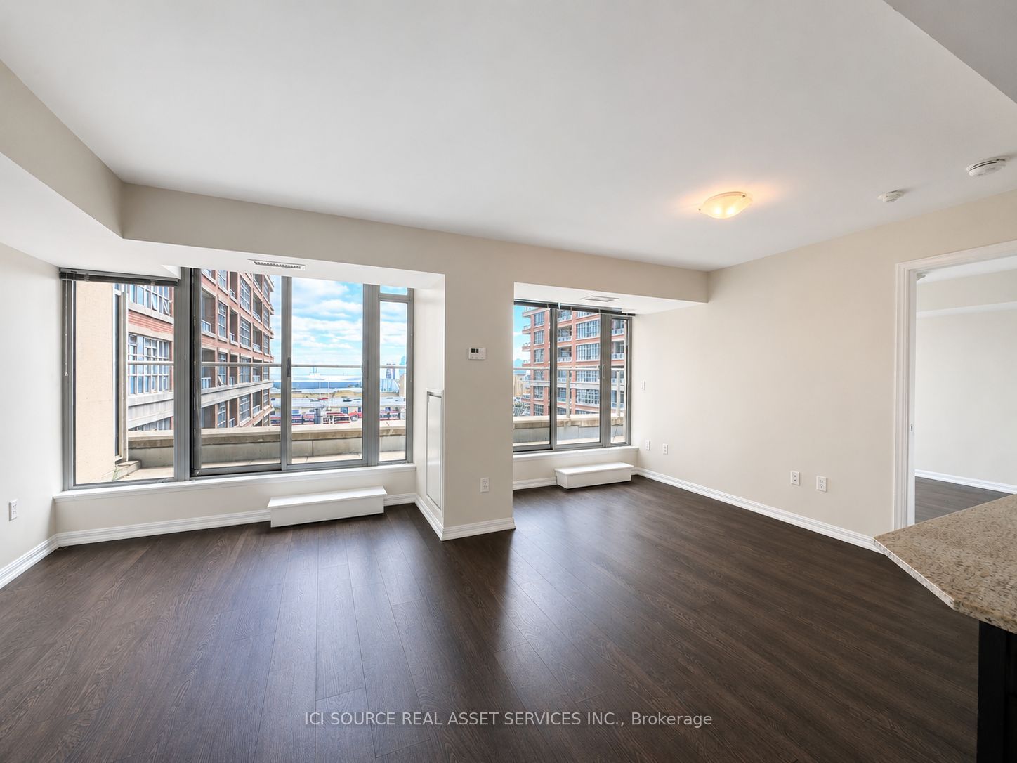 85 East Liberty Street 725, Toronto, ON M6K 3R4 photo 5