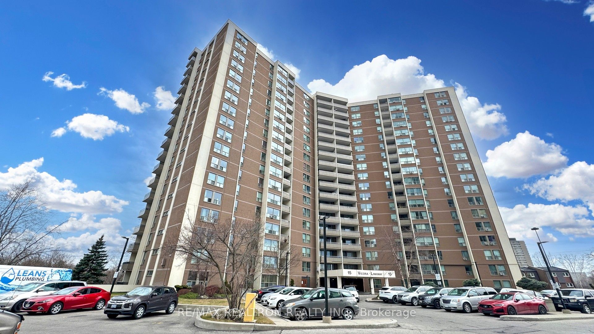 15 Vicora Linkway 903, Toronto, ON M3C 1A8