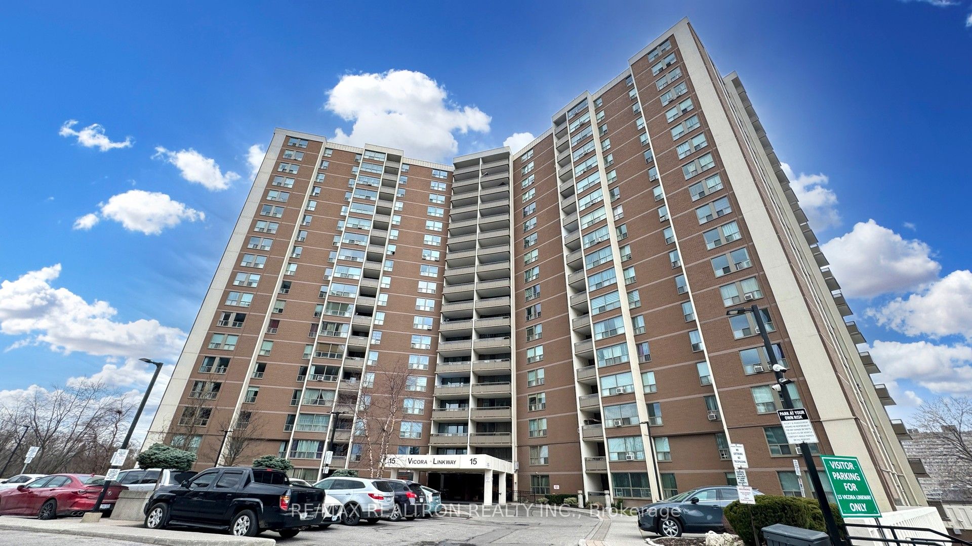 15 Vicora Linkway 903, Toronto, ON M3C 1A8 photo 2