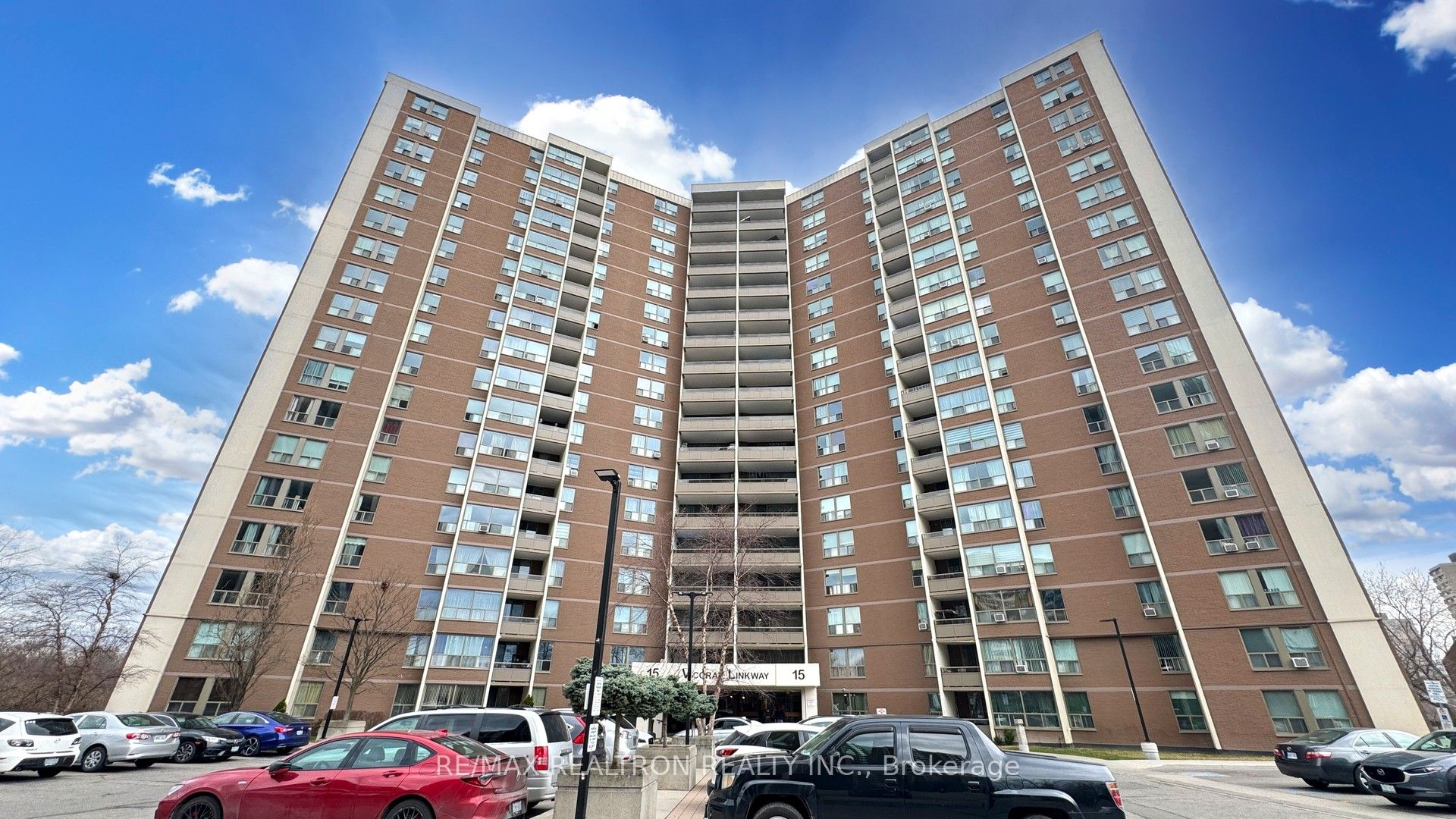 15 Vicora Linkway 903, Toronto, ON M3C 1A8 photo 3