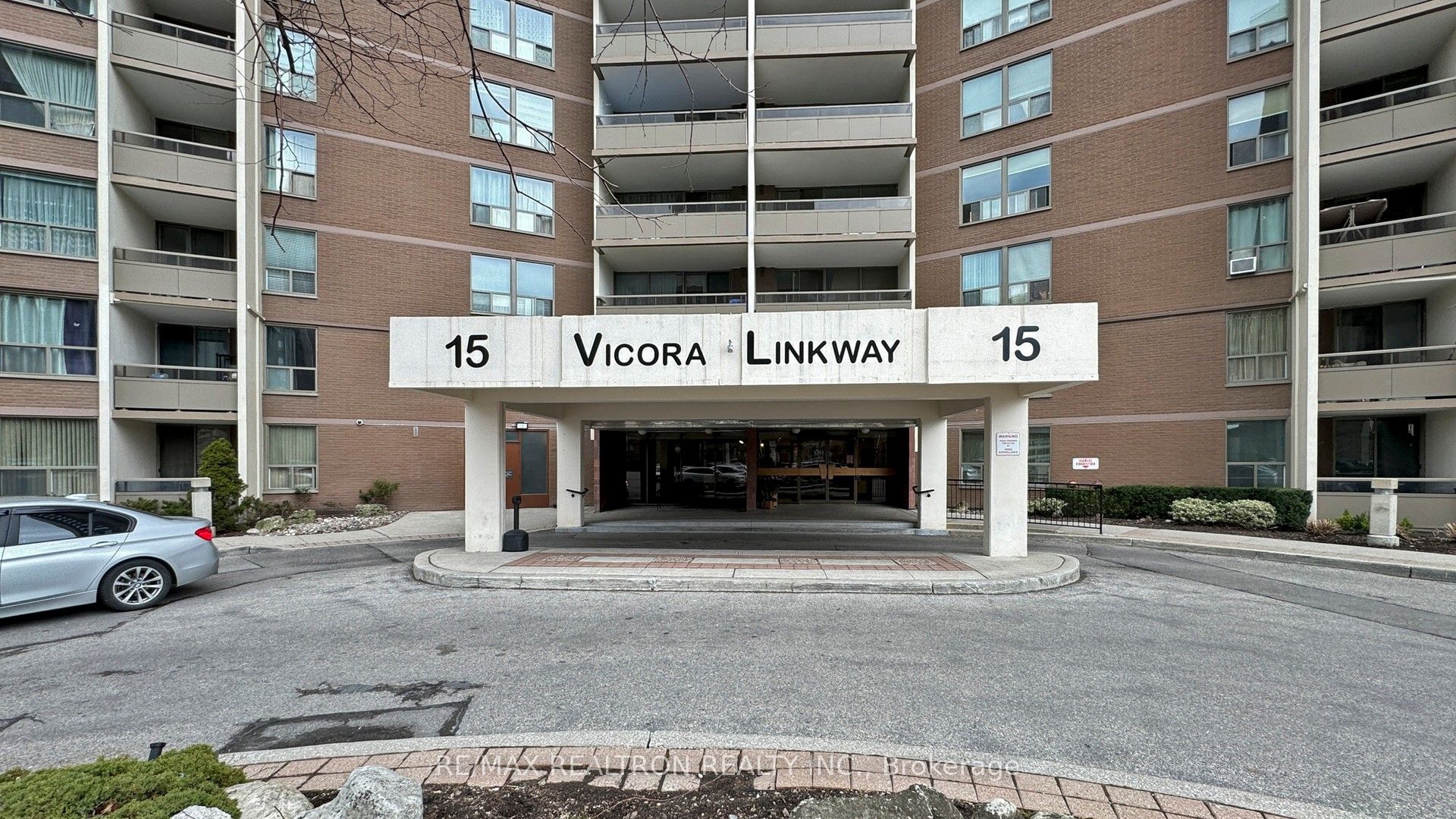 15 Vicora Linkway 903, Toronto, ON M3C 1A8 photo 4