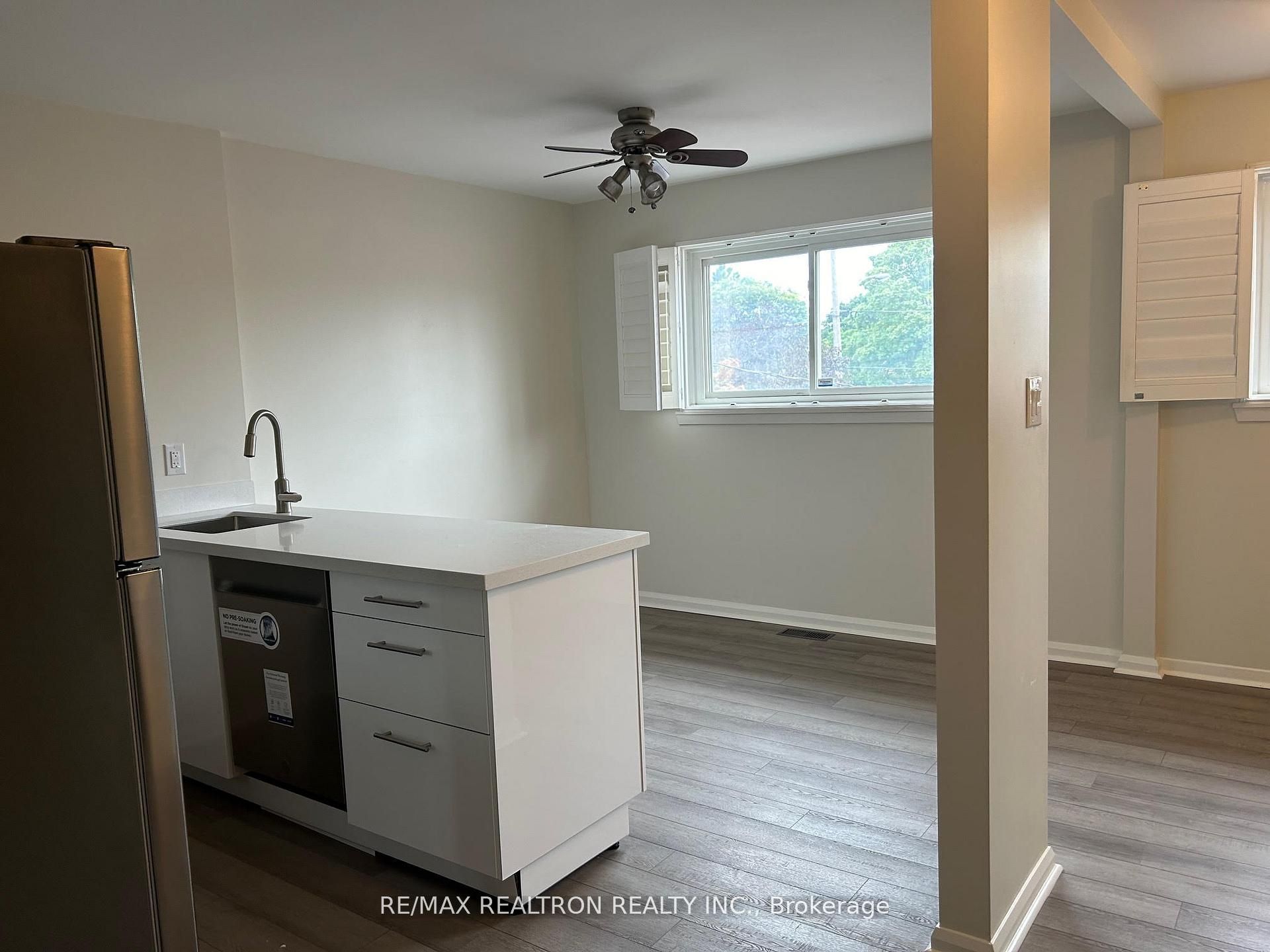 22 Tanjoe Crescent, Toronto, ON M2M 1P7 photo 3