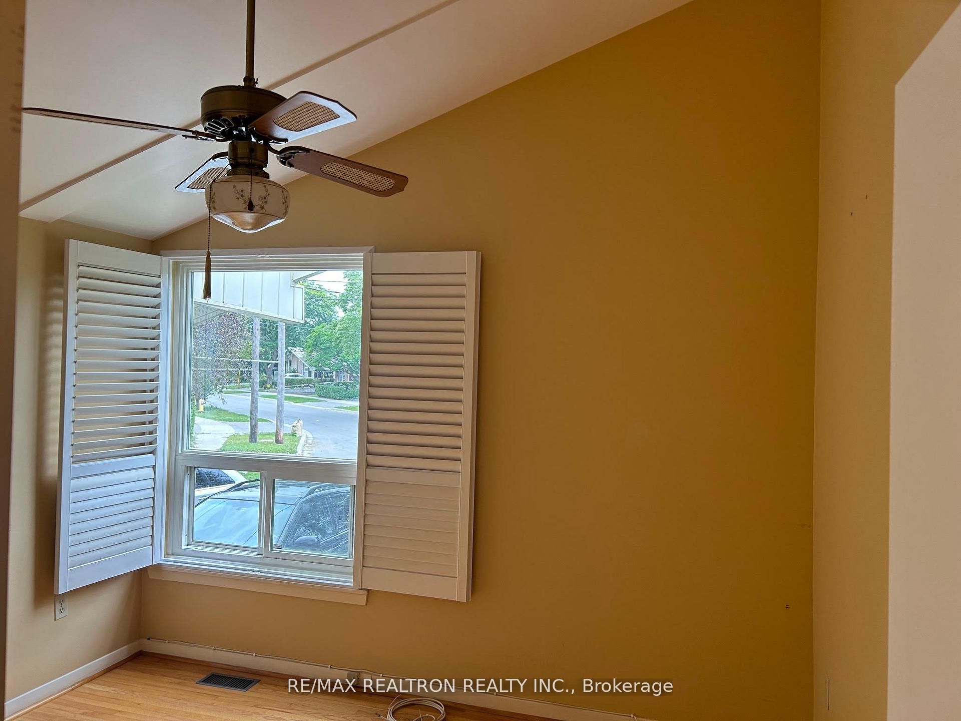 22 Tanjoe Crescent, Toronto, ON M2M 1P7 photo 4